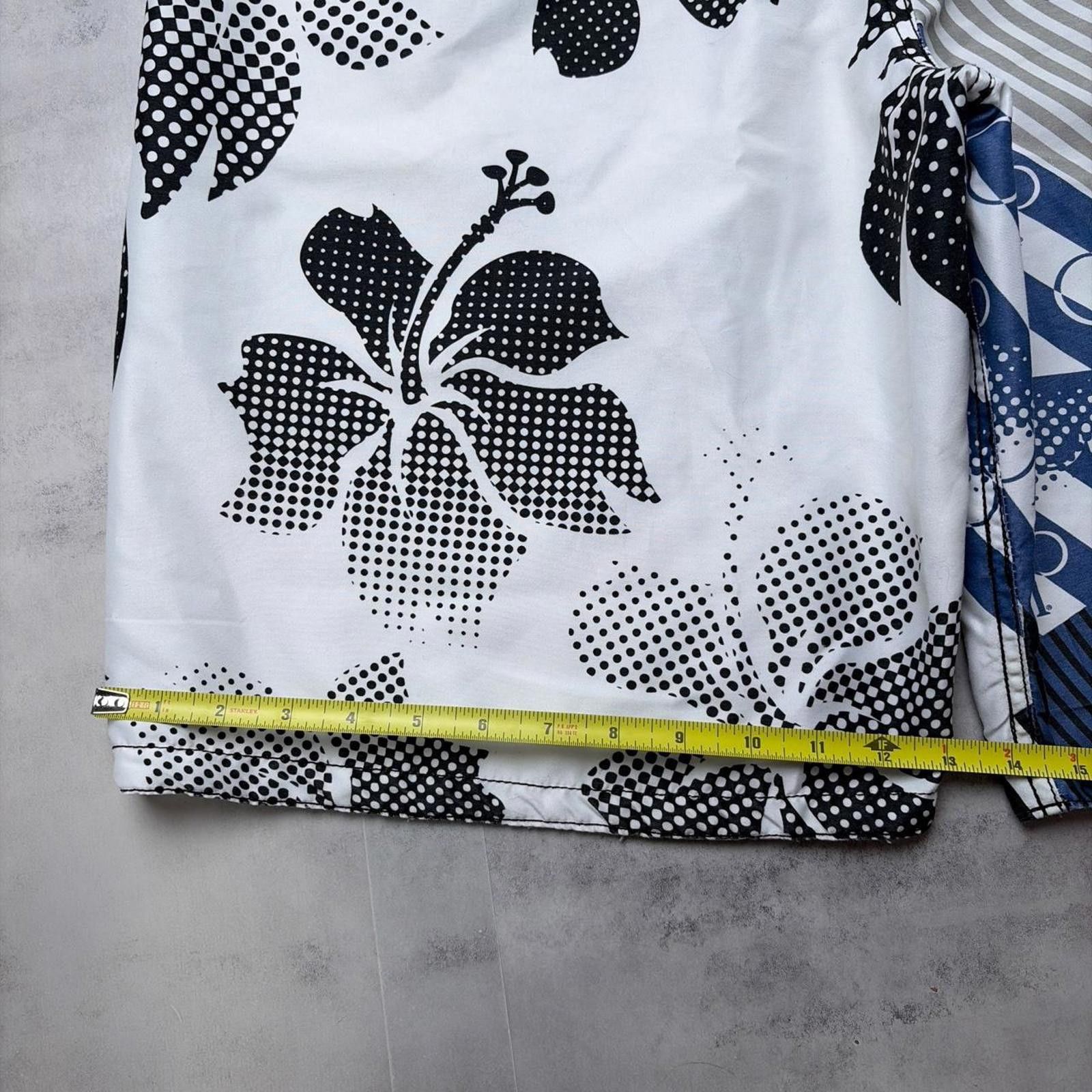 Ocean Pacific Y2K Ocean Pacific Grunge Surf Floral Baggy Board Shorts Size US 36 / EU 52 - 8 Thumbnail