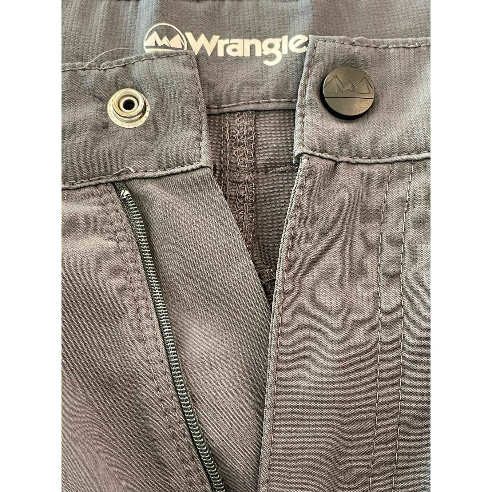 Wrangler Wrangler Men's gray outdoors hiking fishing shorts 42 Size US 42 / EU 58 - 13 Thumbnail