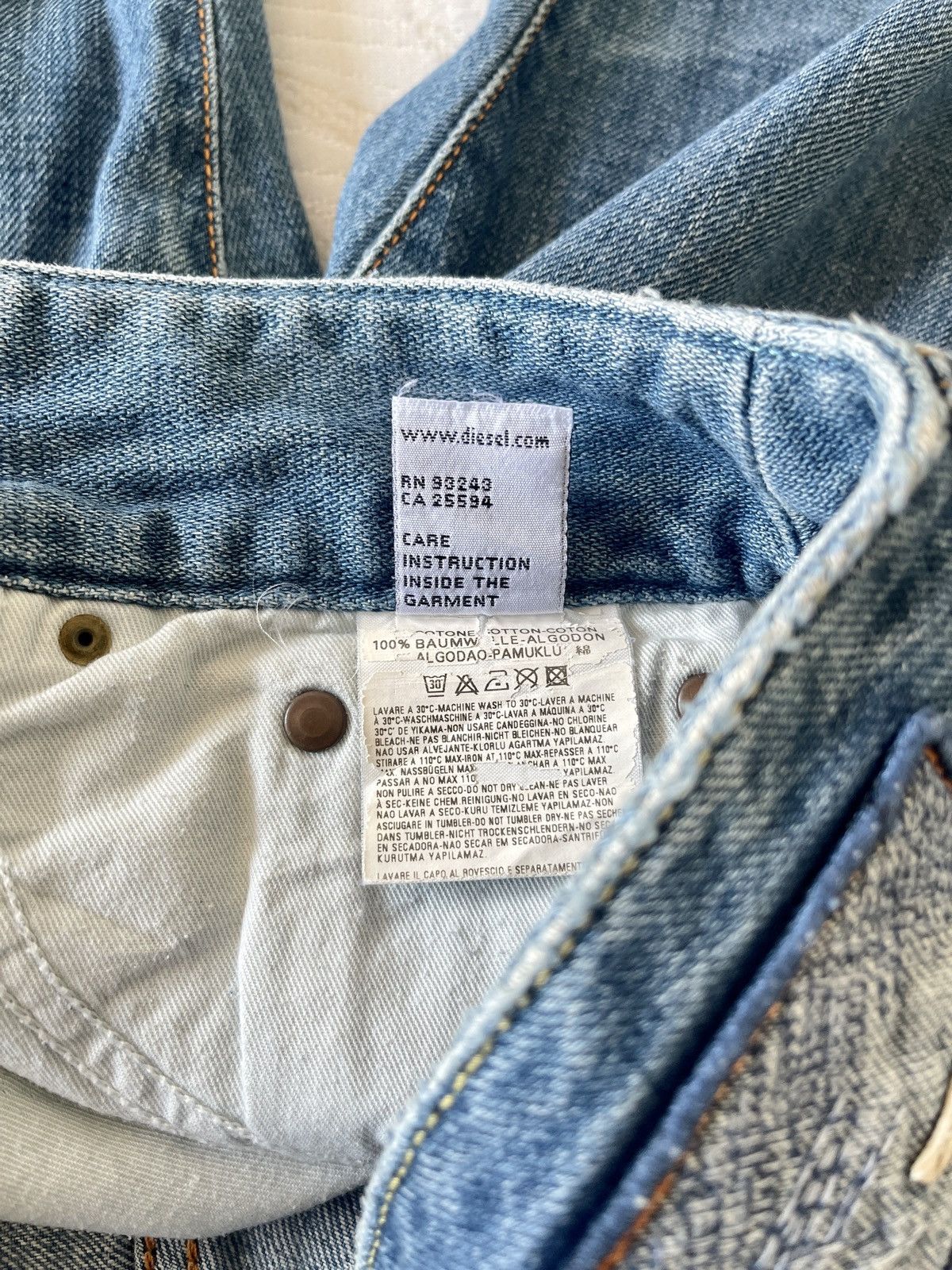 Diesel VINTAGE FLARED DIESEL MADE IN ITALY SIZE 28X31 Size 28" / US 6 / IT 42 - 19 Thumbnail