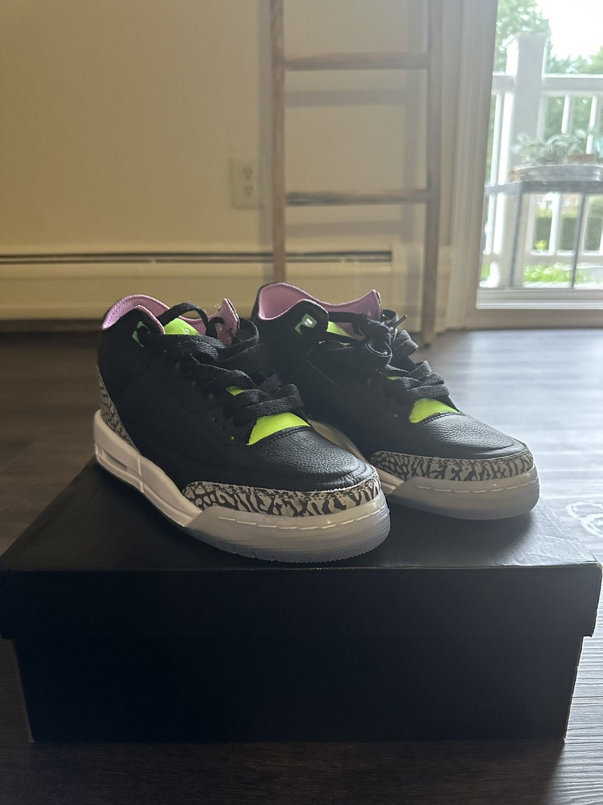 Nike Jordan 3 electric green Size US 5.5 / IT 35.5 - 8 Thumbnail