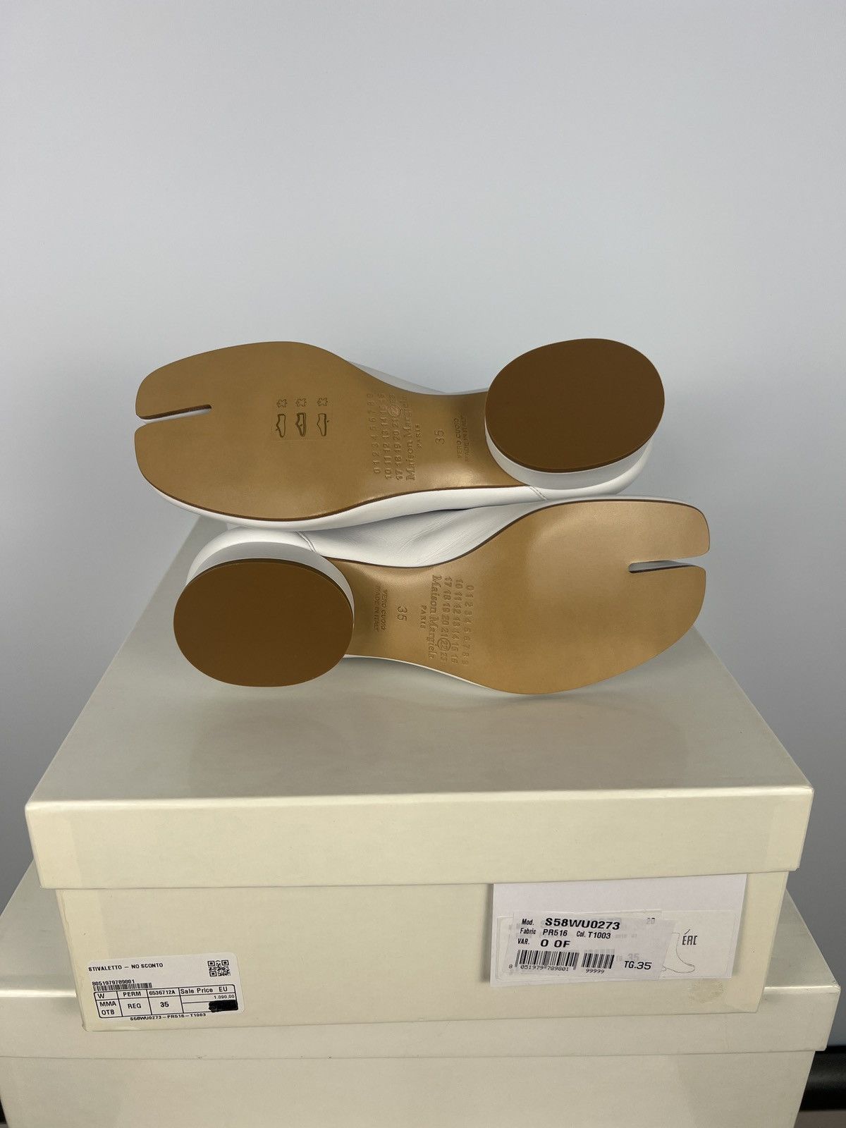 Maison Margiela White Tabi Heels Maison Martin Margiela (new with tags) Size US 5 / IT 35 - 6 Thumbnail