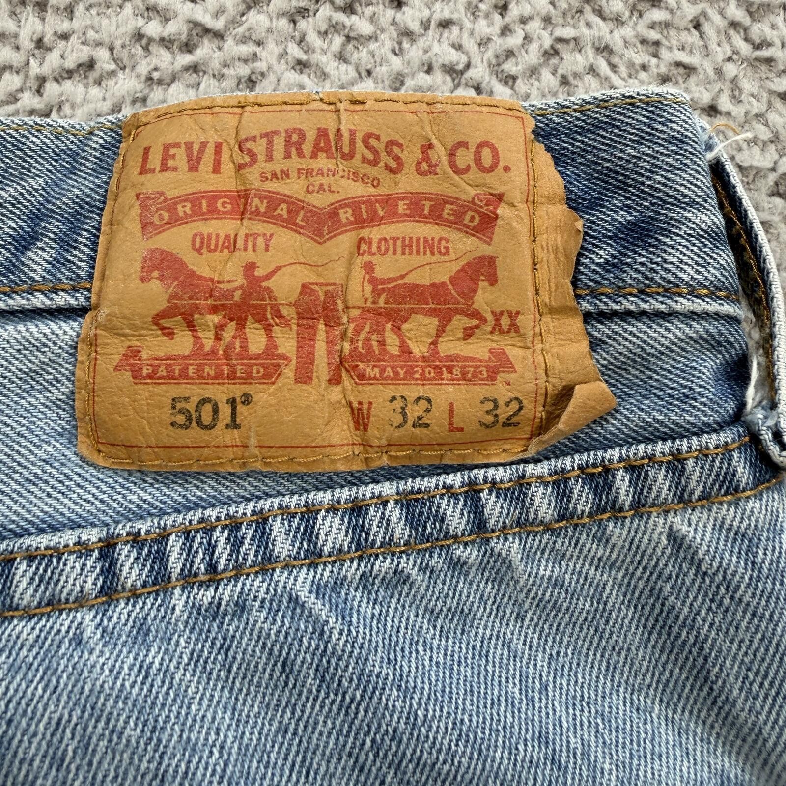 Levi's Levis 501 Light Wash Denim Jeans 32x32 Straight Leg Mid Size US 32 / EU 48 - 5 Thumbnail