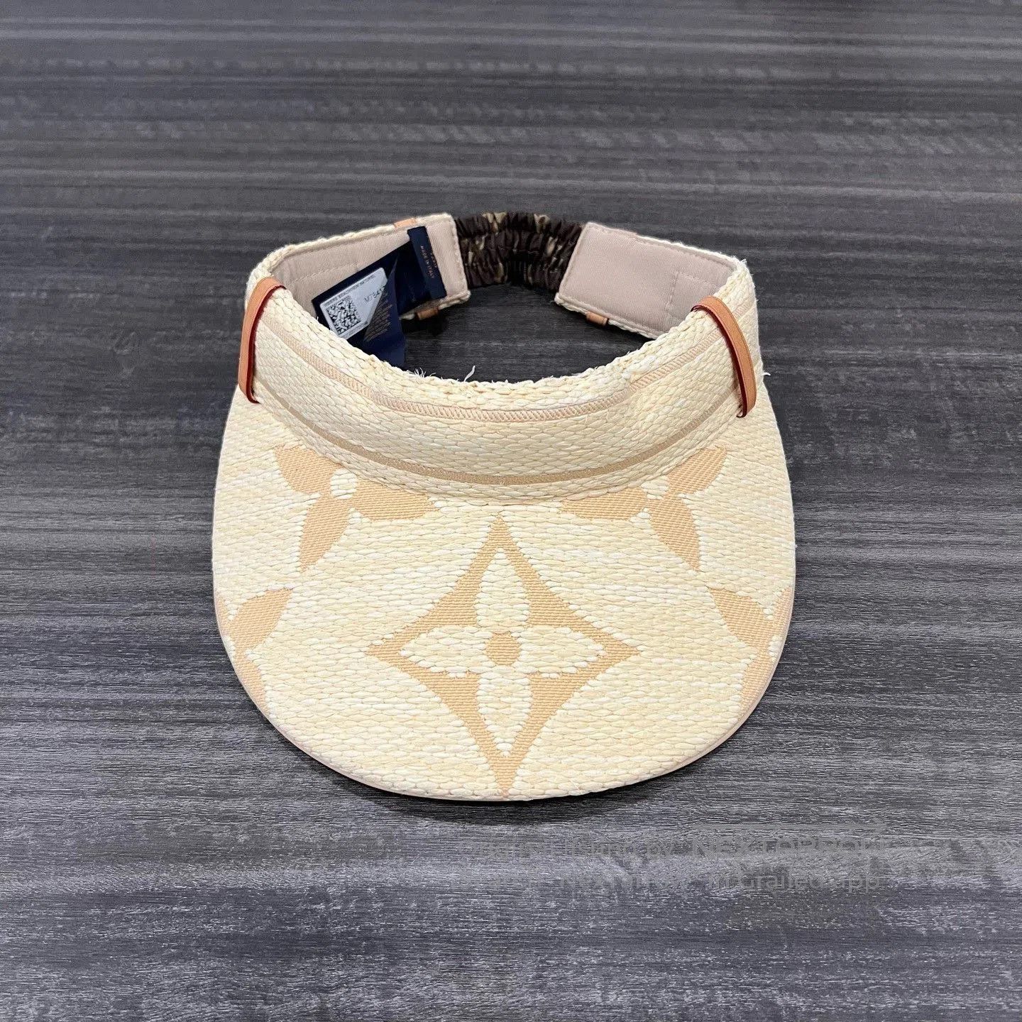 Louis Vuitton Louis Vuitton LV Large Logo Sun Hat. Size ONE SIZE - 1 Thumbnail