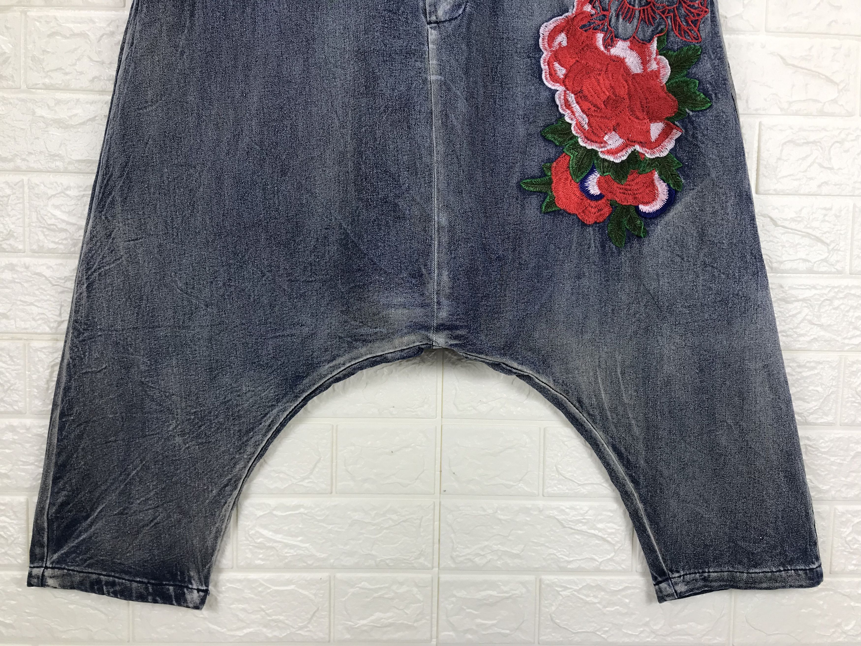 Beauty Beast Embroidered Roses Japanese Cropped Jeans Size US 32 / EU 48 - 4 Thumbnail