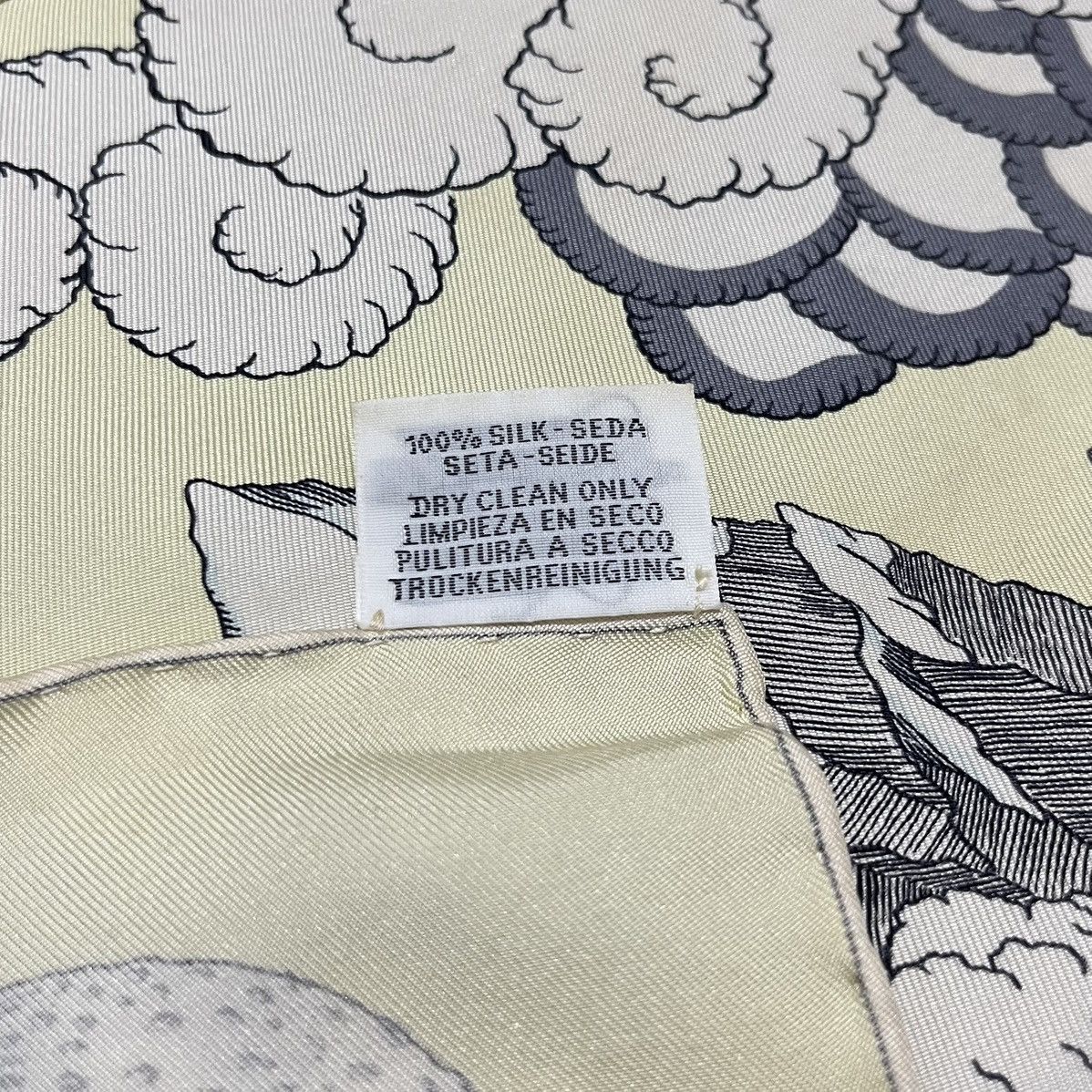 Hermes Hermès Cosmographia Universalis Scarf Size ONE SIZE - 12 Thumbnail