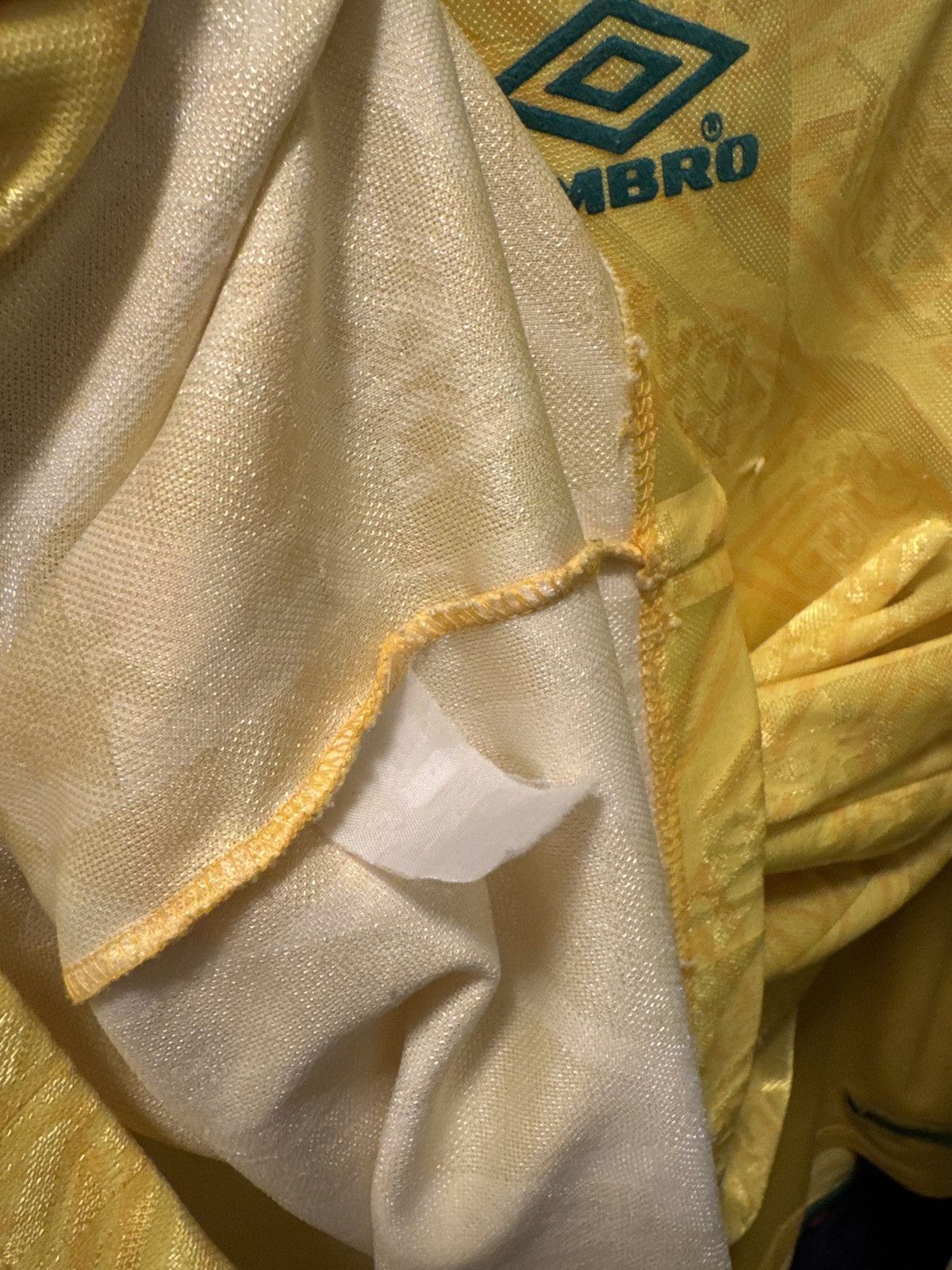 Umbro Vintage Men's Umbro Brazil 91/93 Home Kit Size US L / EU 52-54 / 3 - 7 Thumbnail