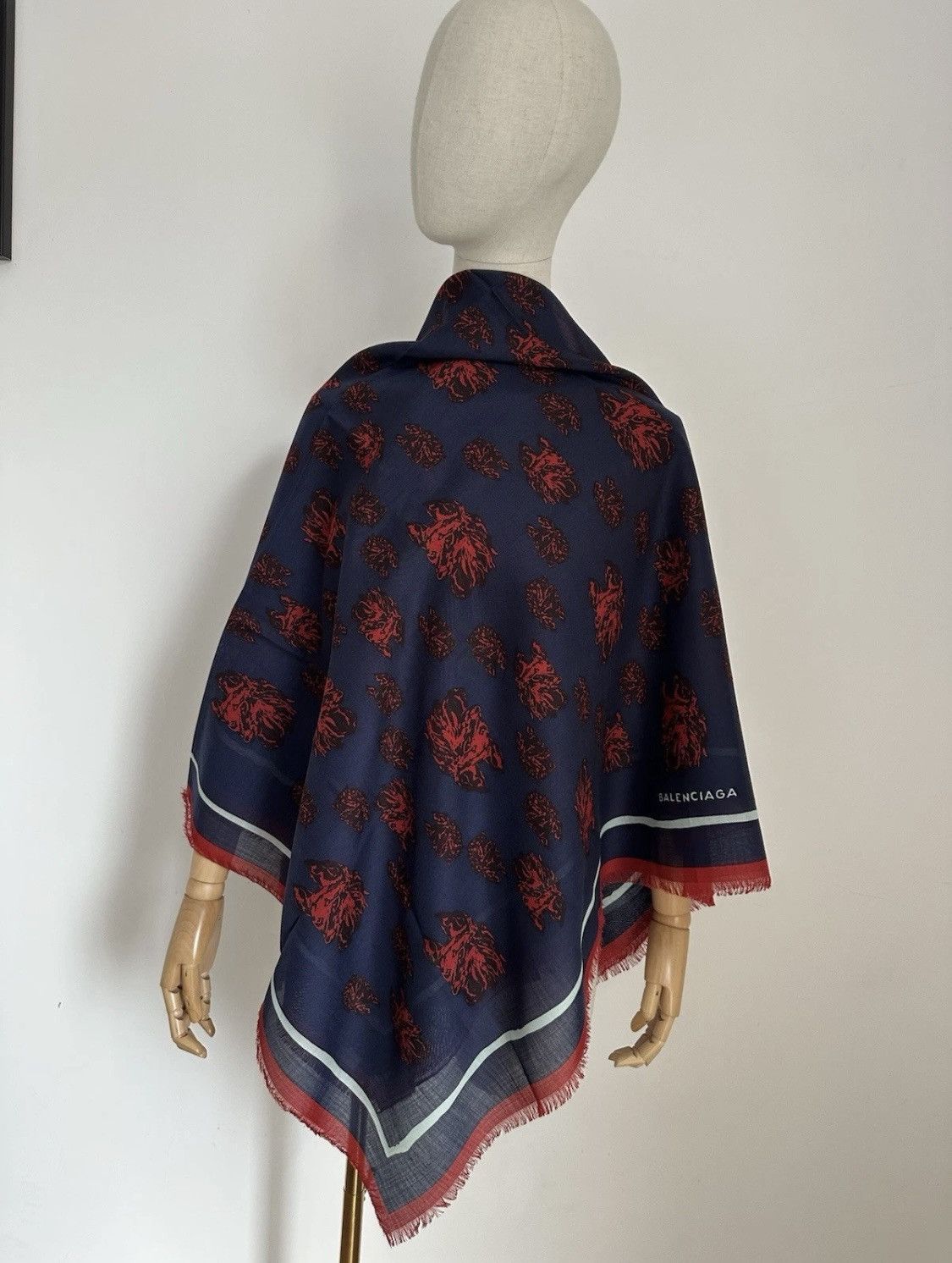 Balenciaga Balenciaga Scarf Shawl Wool/Silk Wolf 138/136cm! Size ONE SIZE - 8 Thumbnail