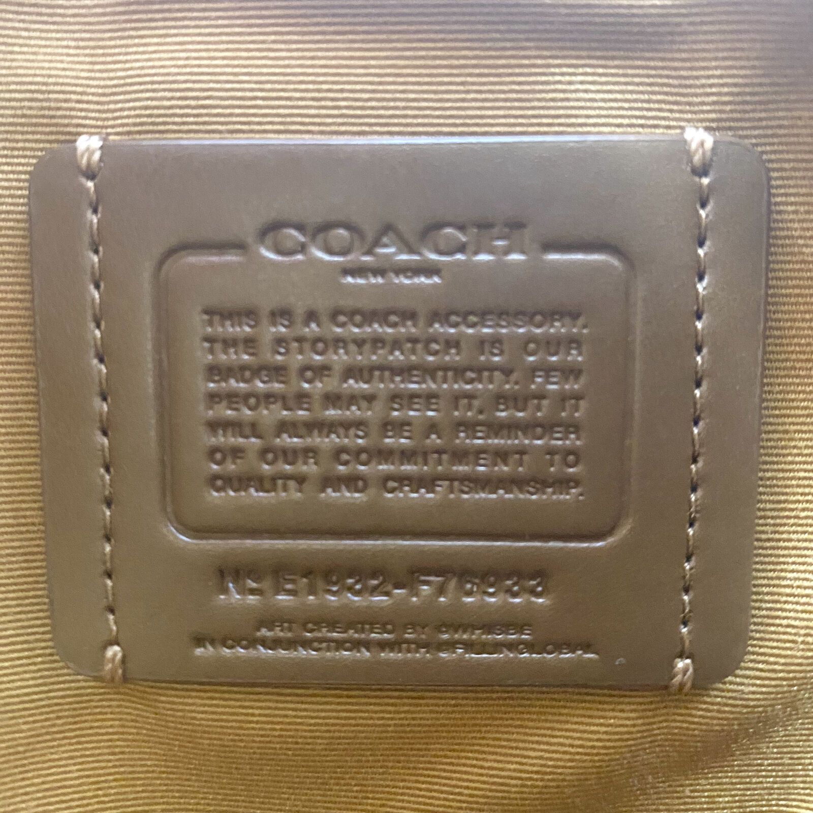 Coach Coach Large Wristlet 30 With Vandal Gummy Chalk White F76933 Size ONE SIZE - 5 Thumbnail