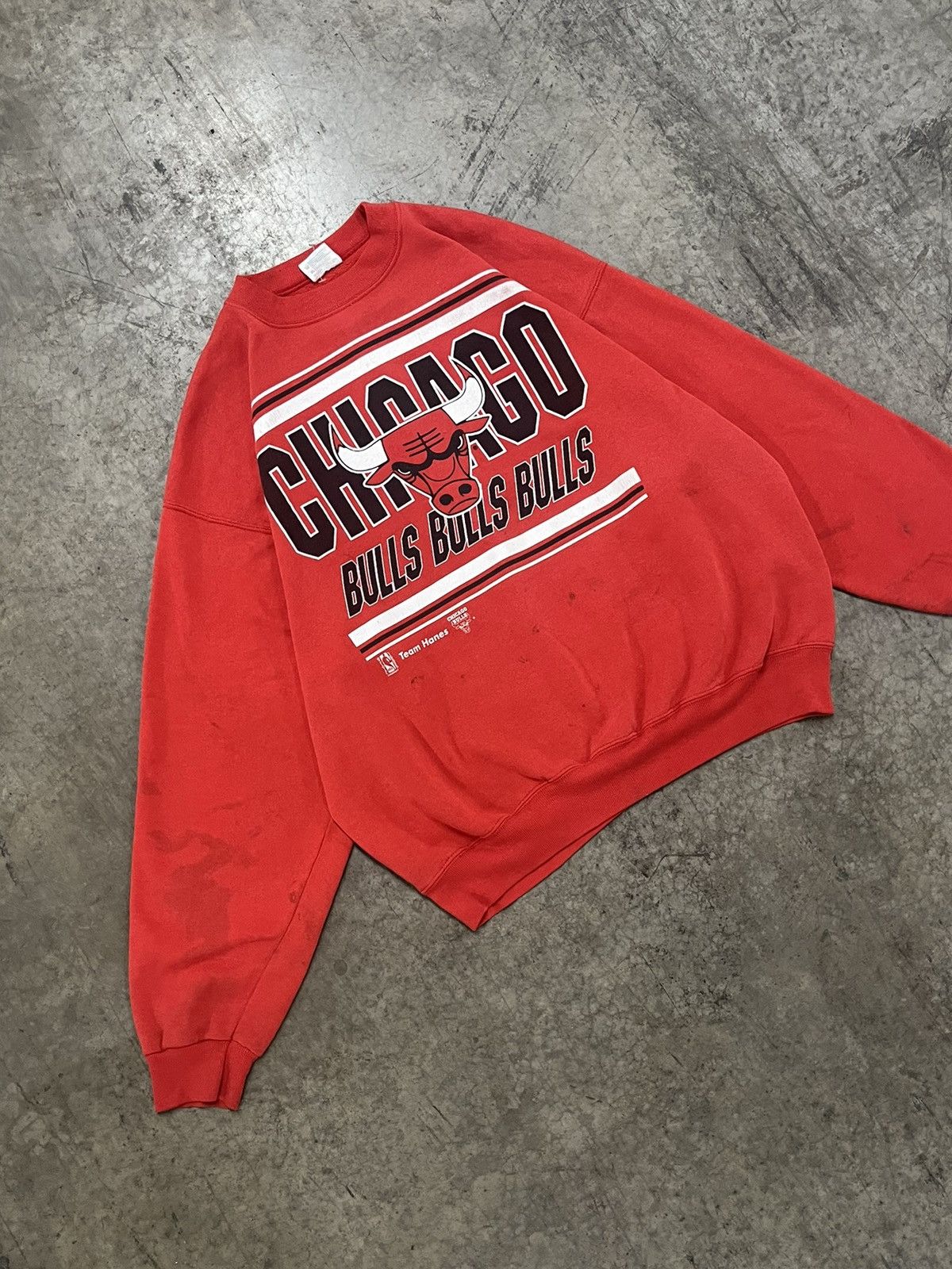 Vintage Vintage Chicago bulls 90s crewneck boxy fit streetwear hype Size US XXL / EU 58 / 5 - 1 Thumbnail