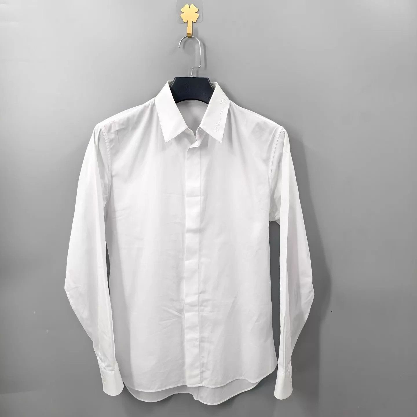 Dior Dior Neck Embroidered Logo Shirt 40 99 Size US M / EU 48-50 / 2 - 1 Thumbnail