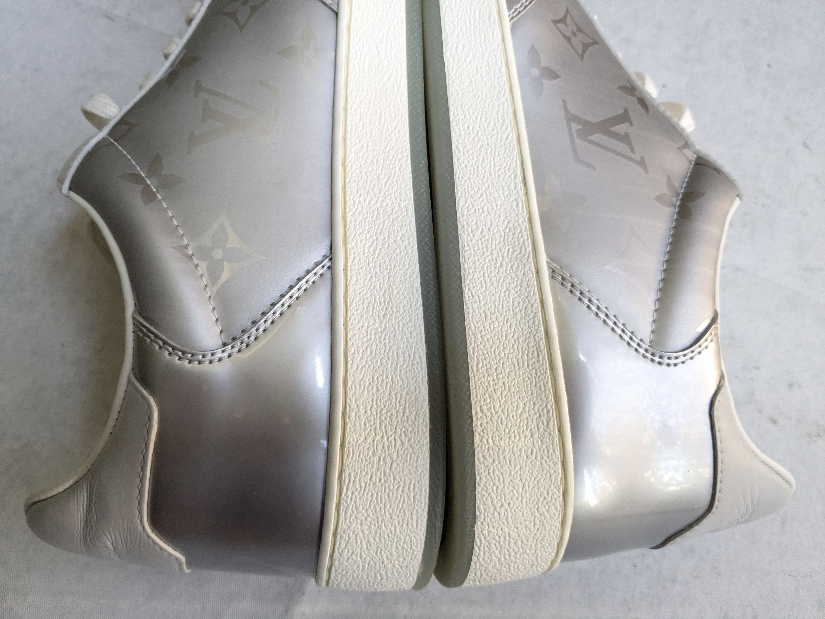 Louis Vuitton Louis Vuitton Monogram Sneakers Silver 10.5 Leather Size US 10.5 / EU 43-44 - 9 Thumbnail