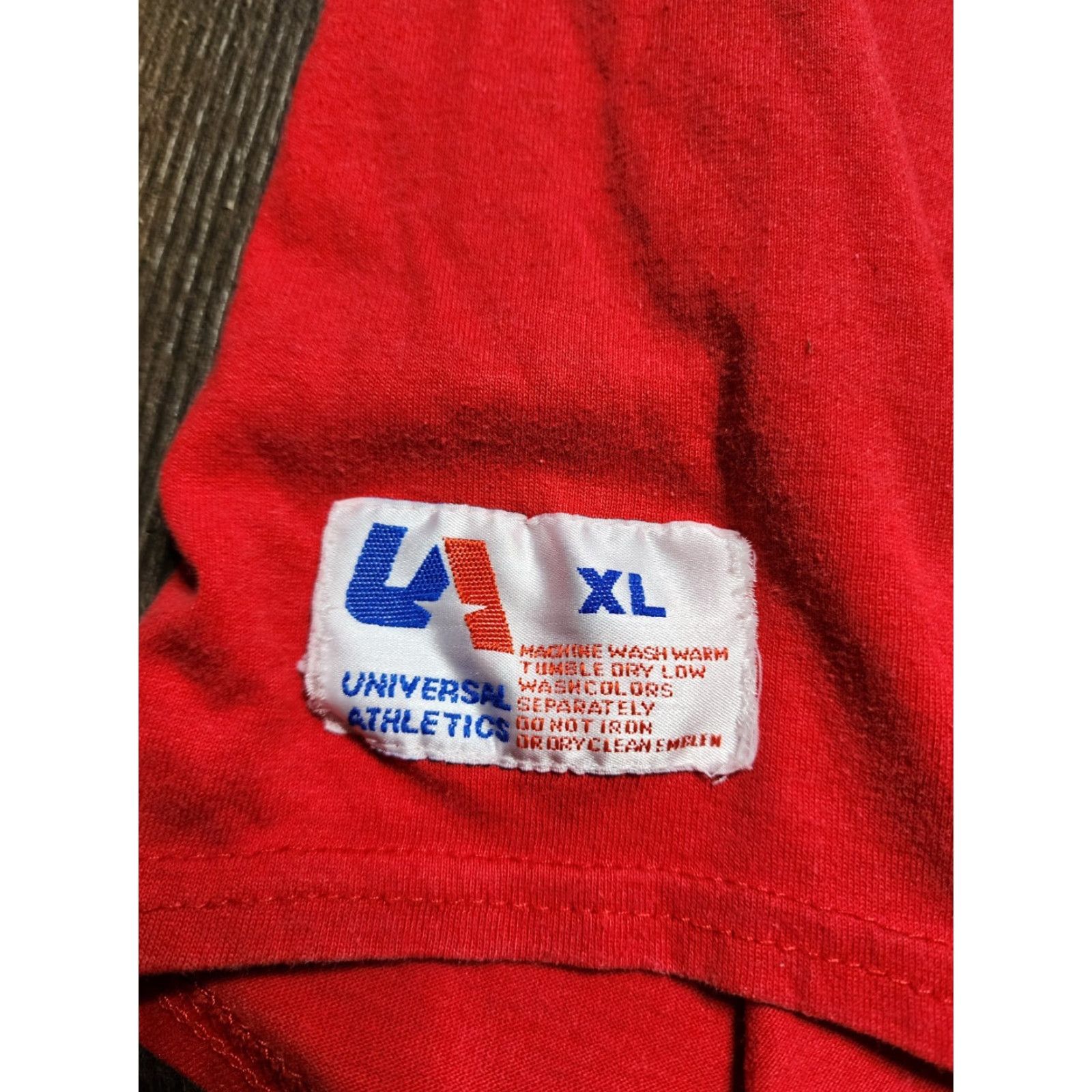Vintage VINTAGE Universal Athletics Red XL Mens Tank Top Workout Shirt USA Distressed Sleeveless Athletic Ringer Size US XL / EU 56 / 4 - 5 Thumbnail