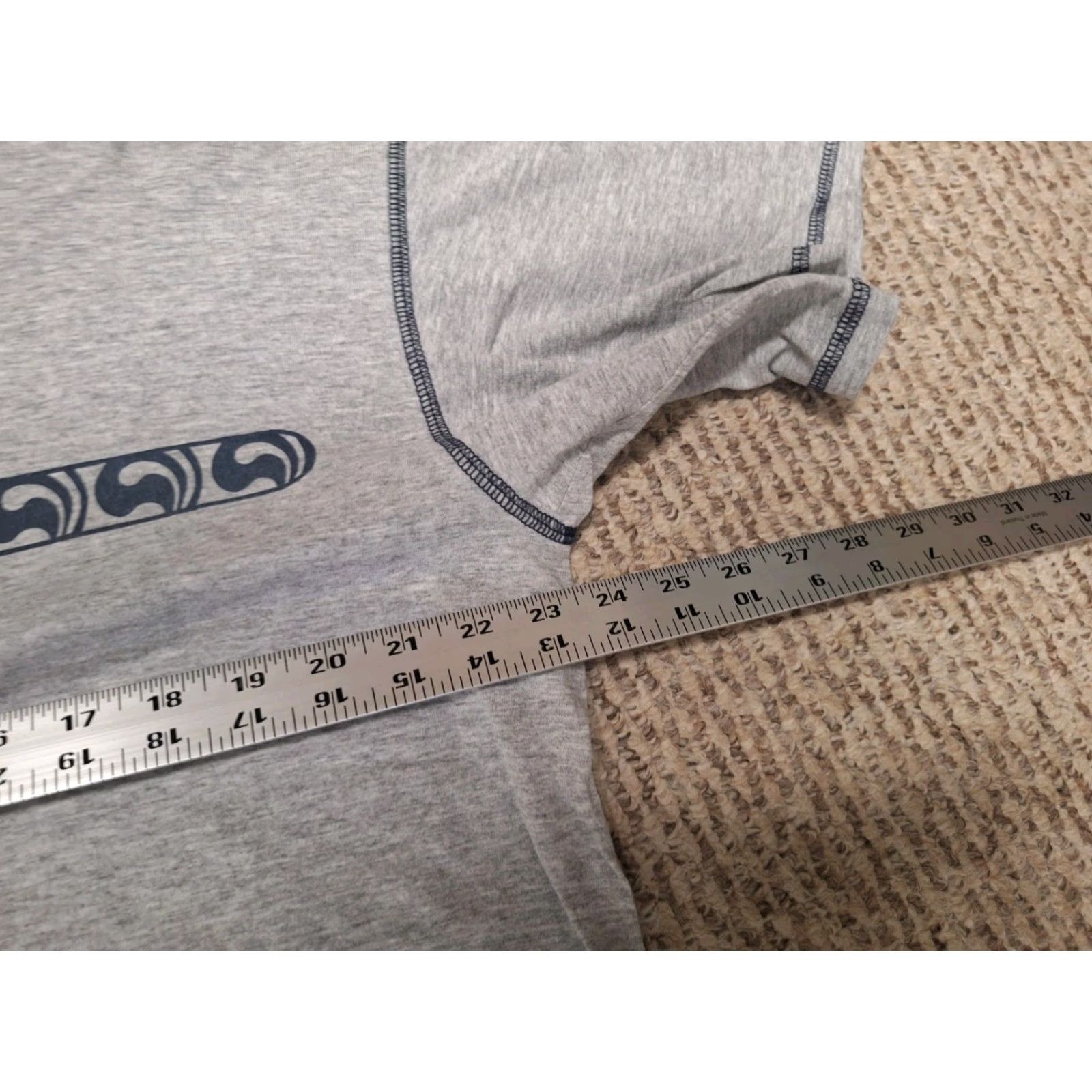 Nike VINTAGE Nike Gray T-Shirt Center Swoosh 90s 00s Tag Retro Crew Neck Short Sleeve L Mens Size US L / EU 52-54 / 3 - 4 Thumbnail