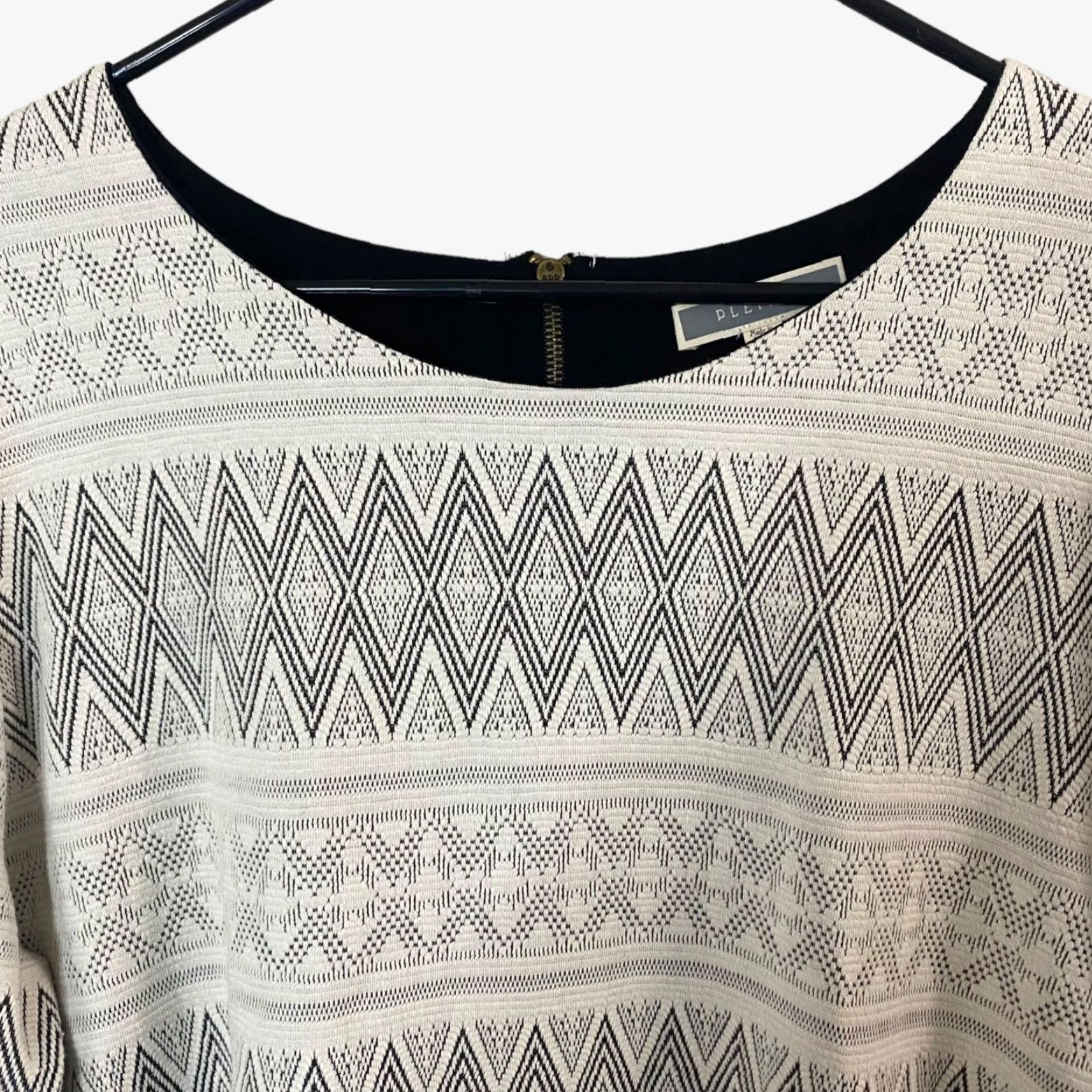 Vintage Pleione Textured Knit Scoop Neck Top Diamond Print Long Sleeve Womens Size Large White Knit Diamond Print Long Sleeve Pleione Womens Large Size L / US 10 / IT 46 - 5 Thumbnail