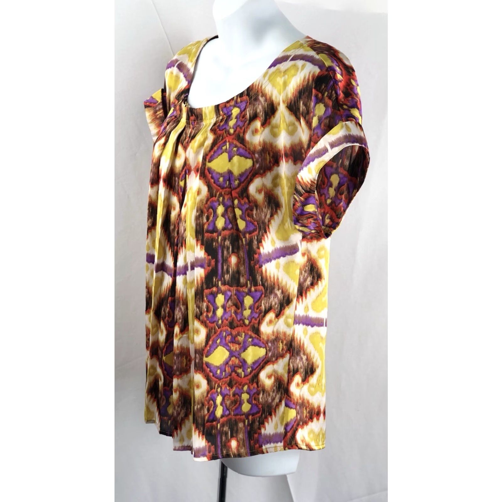Essentials Essentials BoHo satin top L purple/yellow mod print pleated Neck Cuff ShortSleeve Retro Geometric Multicolor Women Blouse Size L / US 10 / IT 46 - 2 Thumbnail
