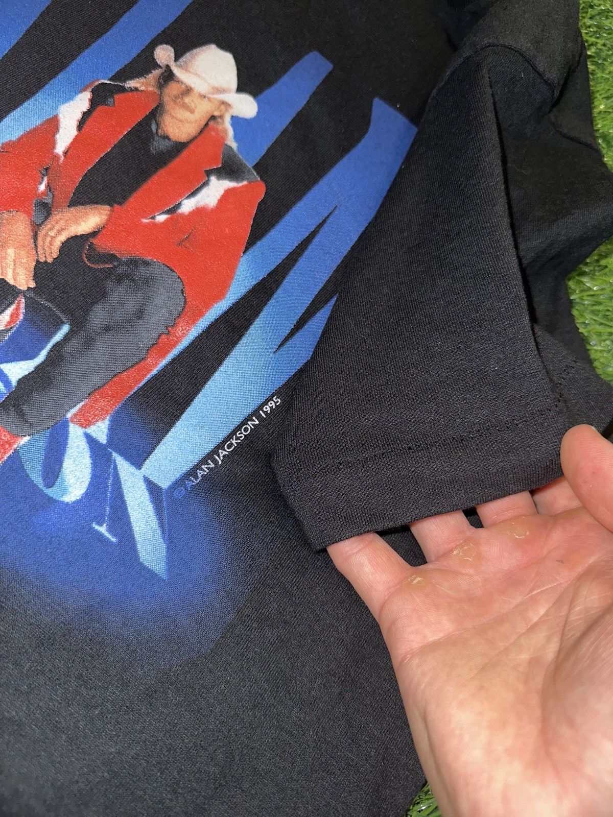 Vintage Vintage alan jackson 1995 concert tour tee shirt size 14-16 Size US S / EU 44-46 / 1 - 4 Thumbnail