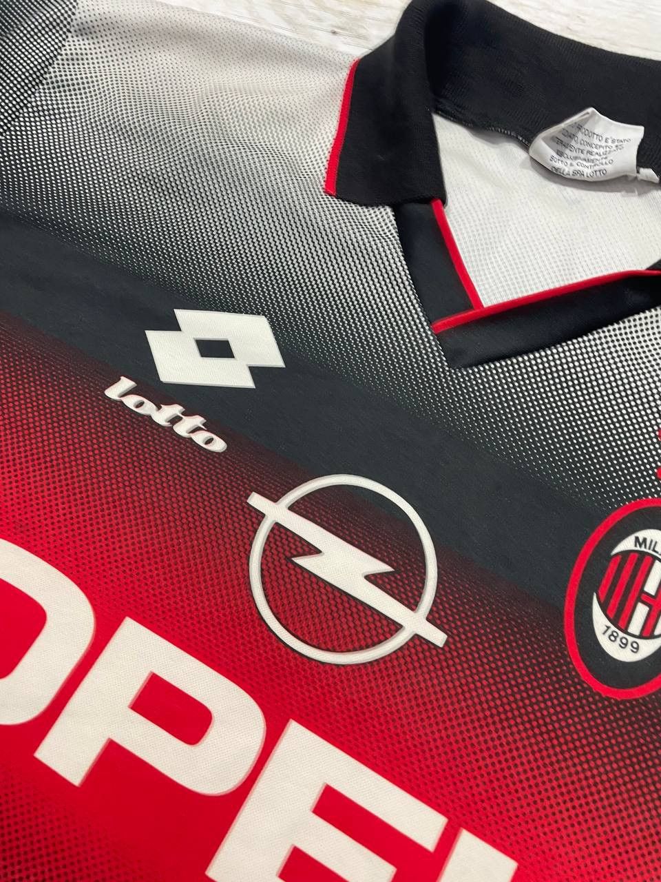 Lotto Sport Lotto AC Milan 1995 1996 Training Shirt Soccer Jersey Size US XL / EU 56 / 4 - 6 Thumbnail