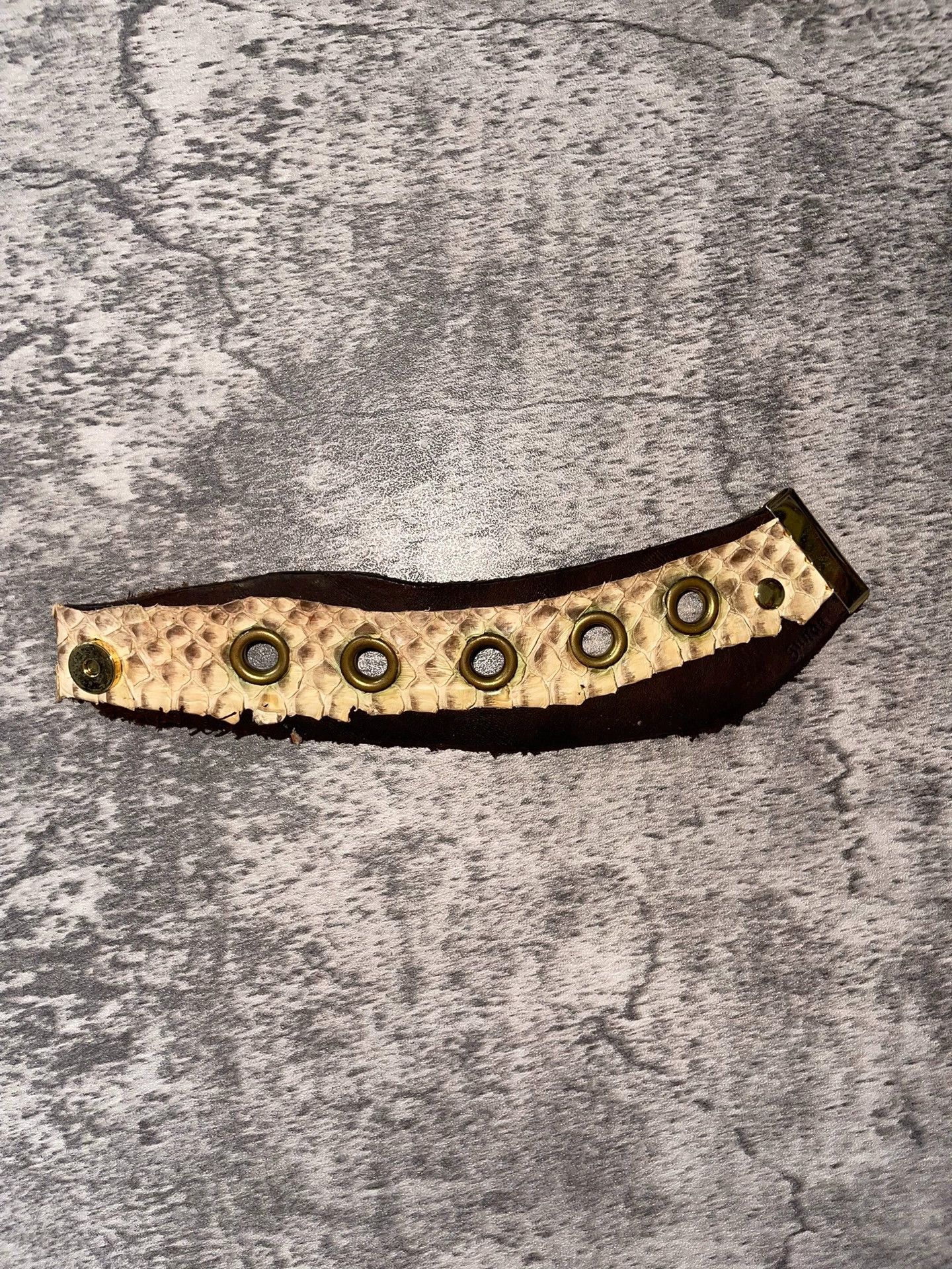 Gunda gunda Visual Kei snake print leather cutout bracelet Size ONE SIZE - 2 Thumbnail