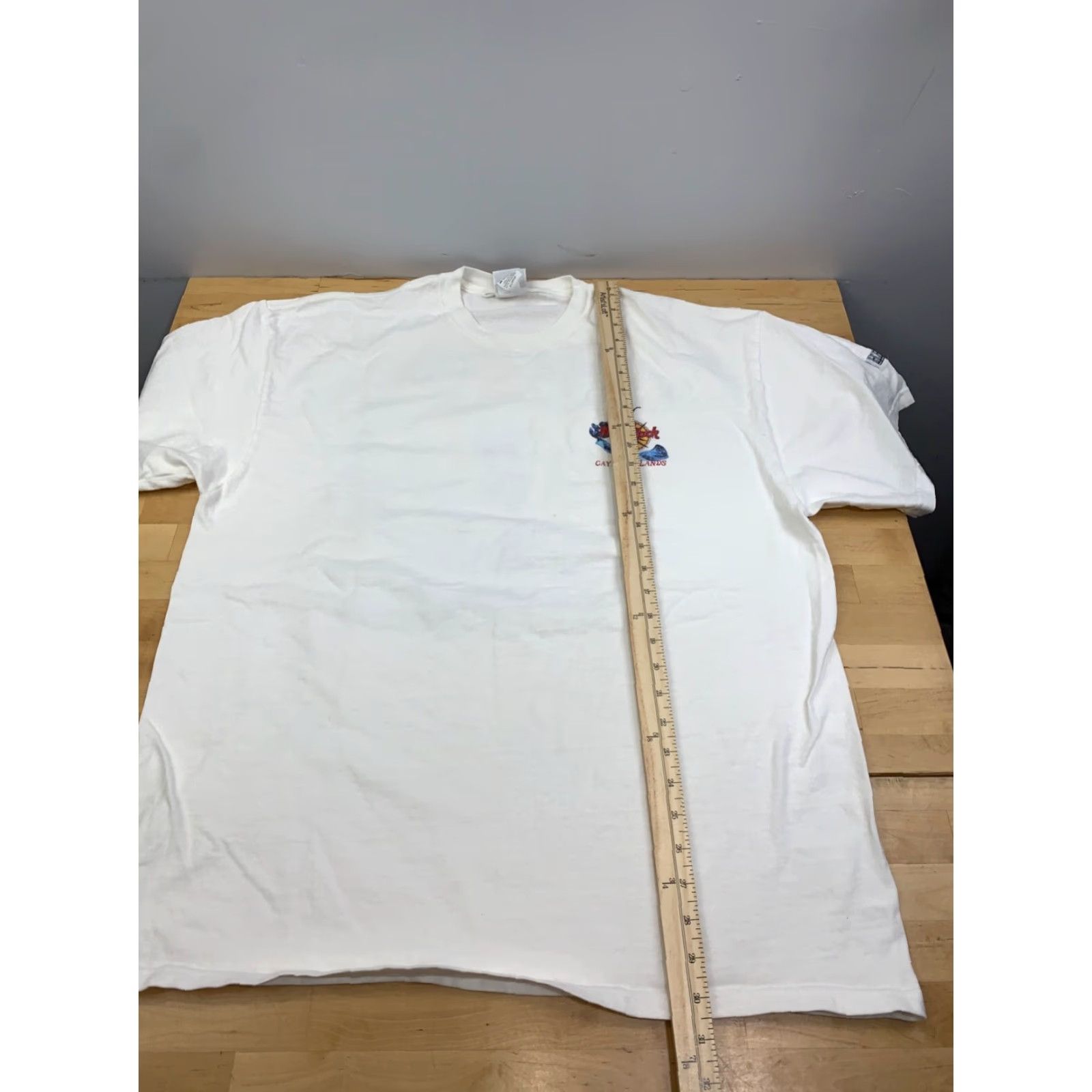 Hard Rock Cafe VINTAGE Hard Rock Cafe Heavy Tee Mens XL White Cayman Islands Ocean Fish 11191 Shirt Mens XL White Ocean Fish 90s Size US XL / EU 56 / 4 - 7 Thumbnail