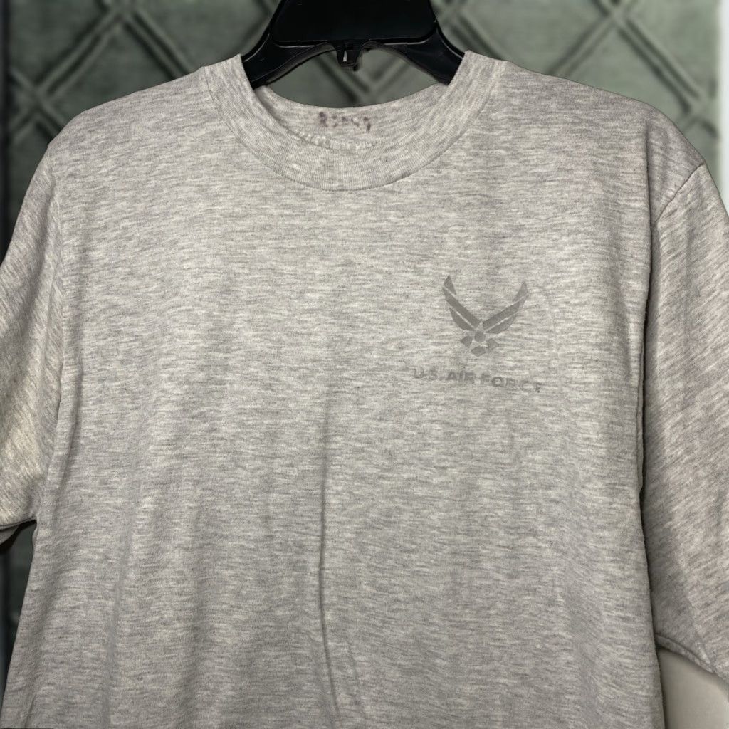 Vintage VINTAGE Unbranded Military T-Shirt Shirt Mens Gray Medium PTU Official Airforce T Shirt Short Sleeve Military Issue Size US M / EU 48-50 / 2 - 1 Thumbnail