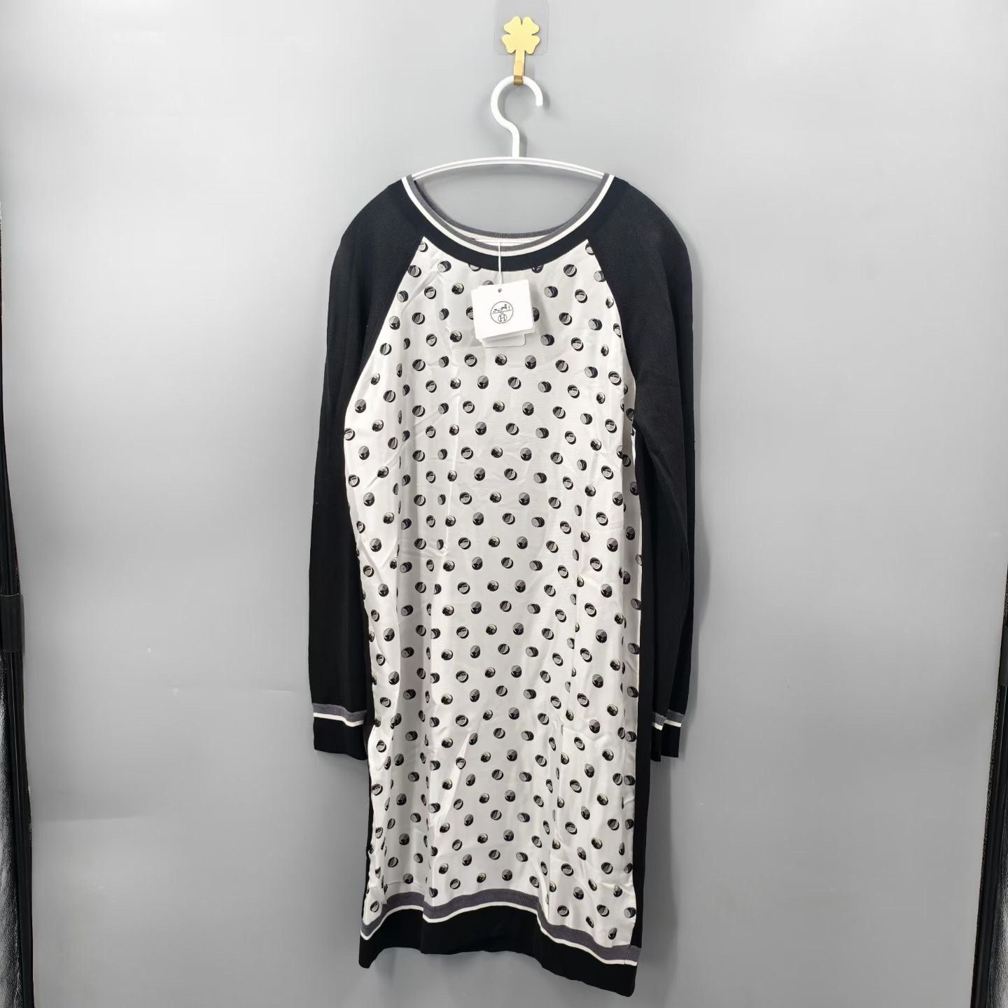 Hermes Hermes Knit Multi T-Shirt M Women Size M / US 6-8 / IT 42-44 - 1 Thumbnail