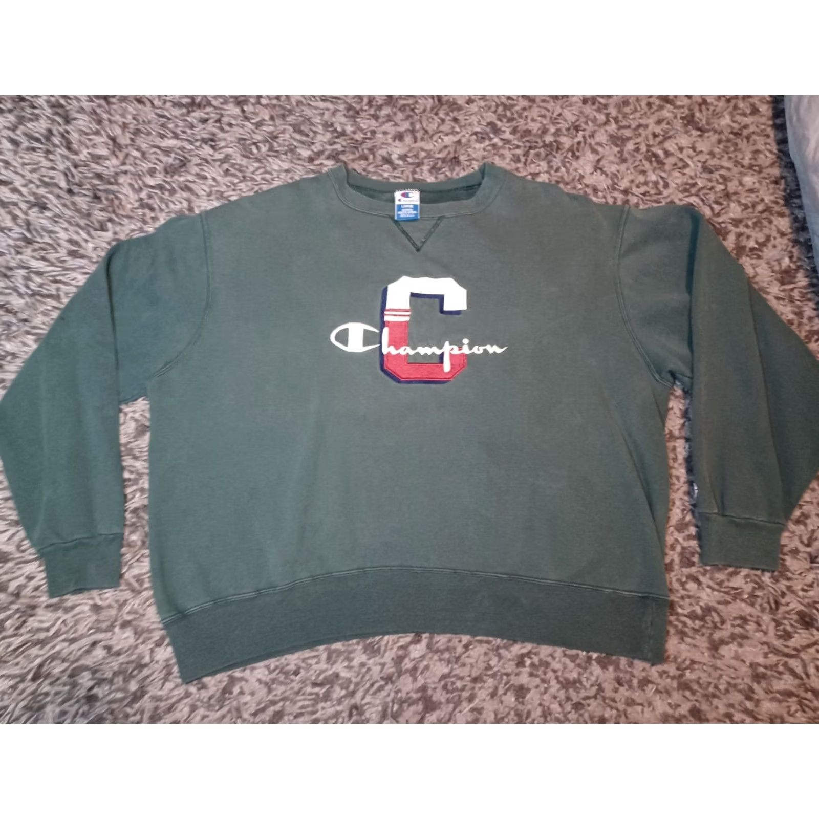 Champion VINTAGE Champion Embroidered Crewneck Spellout Large Green Sweatshirt Faded Sweatshirt 26 in wide 26 in long Mens Size US L / EU 52-54 / 3 - 2 Thumbnail
