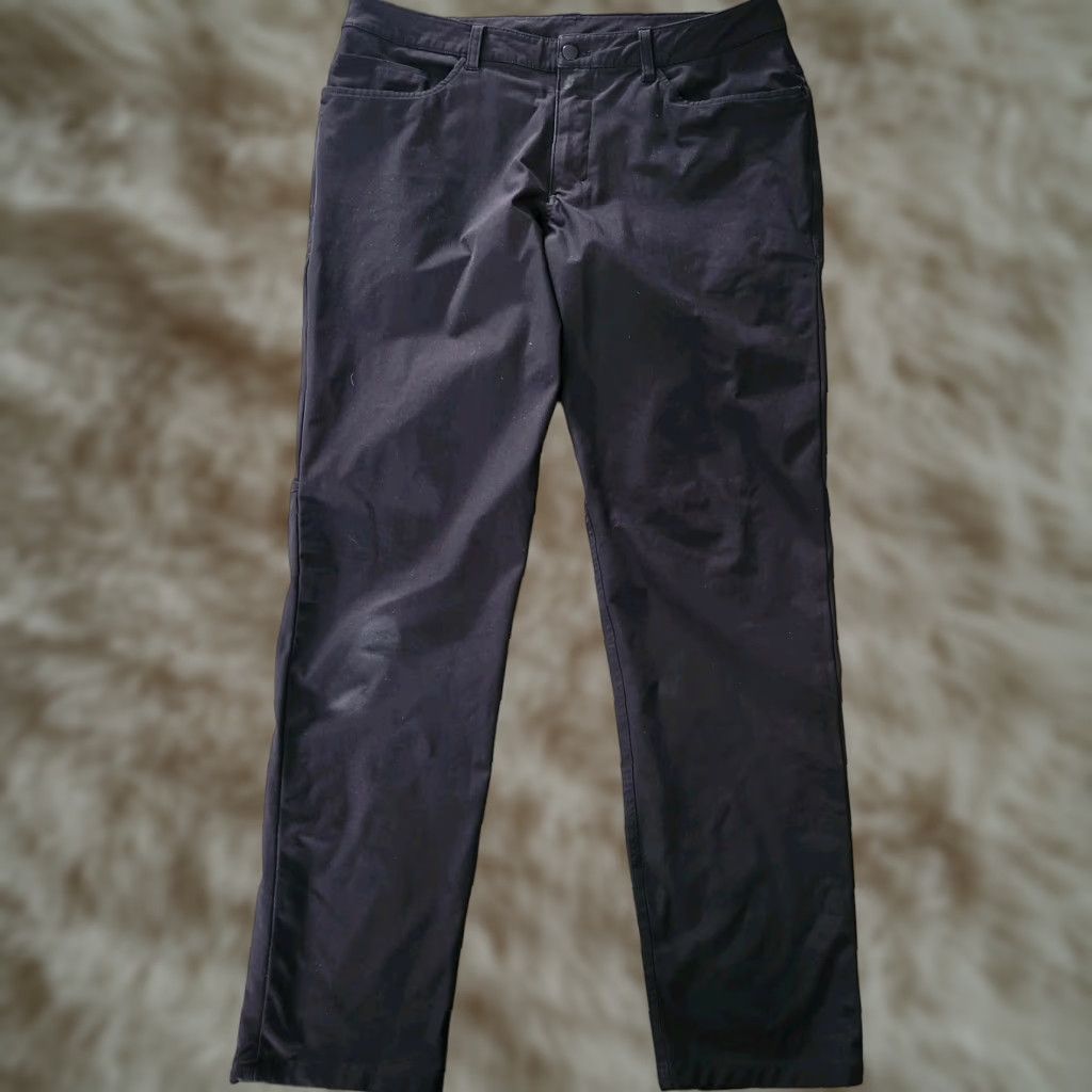 Lululemon lululemon Mens Pants 34x32 ABC Classic Fit 5 Pocket Warpstreme Black Size US 34 / EU 50 - 1 Thumbnail