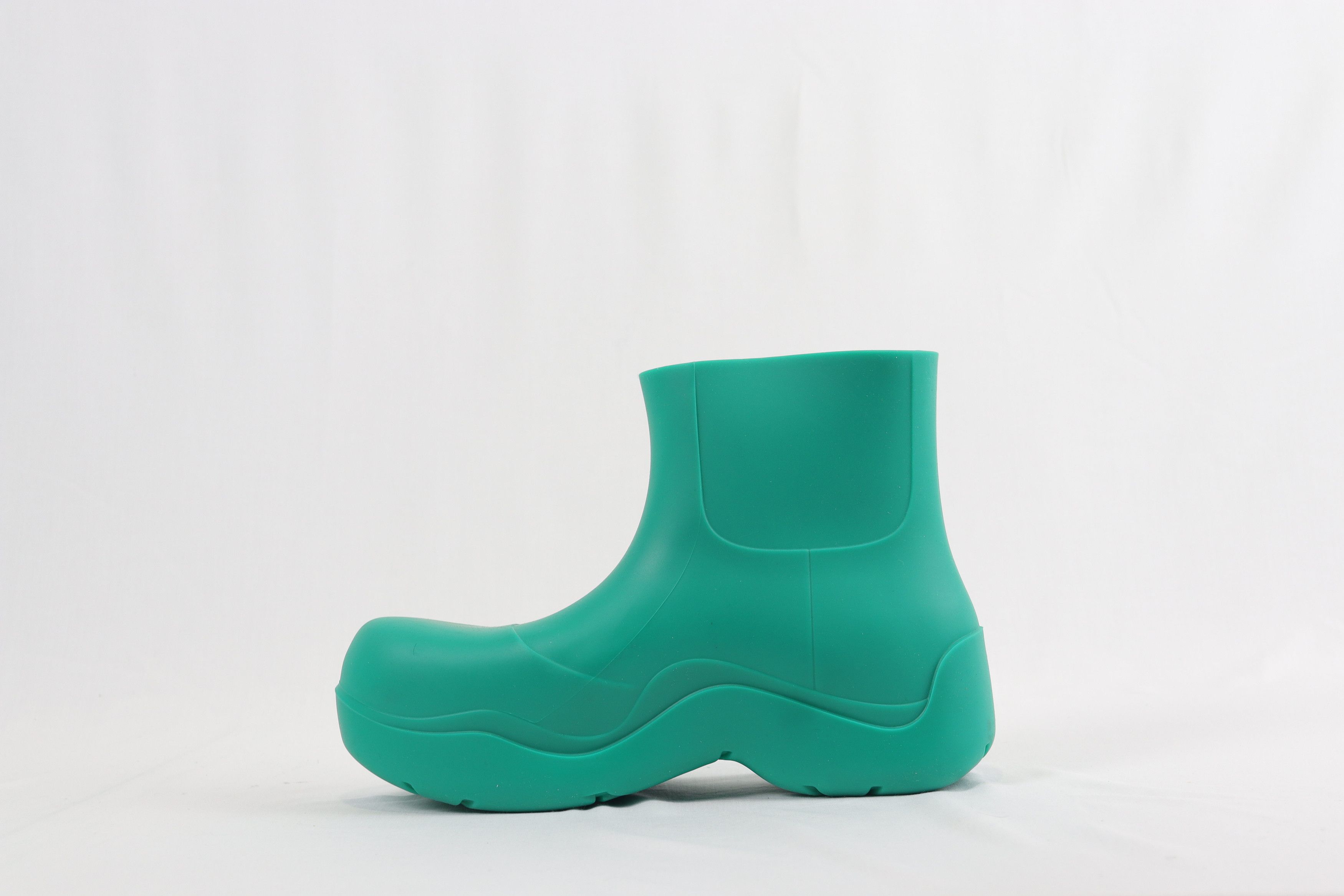 image of Bottega Veneta O1Rshd11223 Puddle Ankle Boot Rubber Matt Sole in Acid Turquoise, Men's (Size 8)