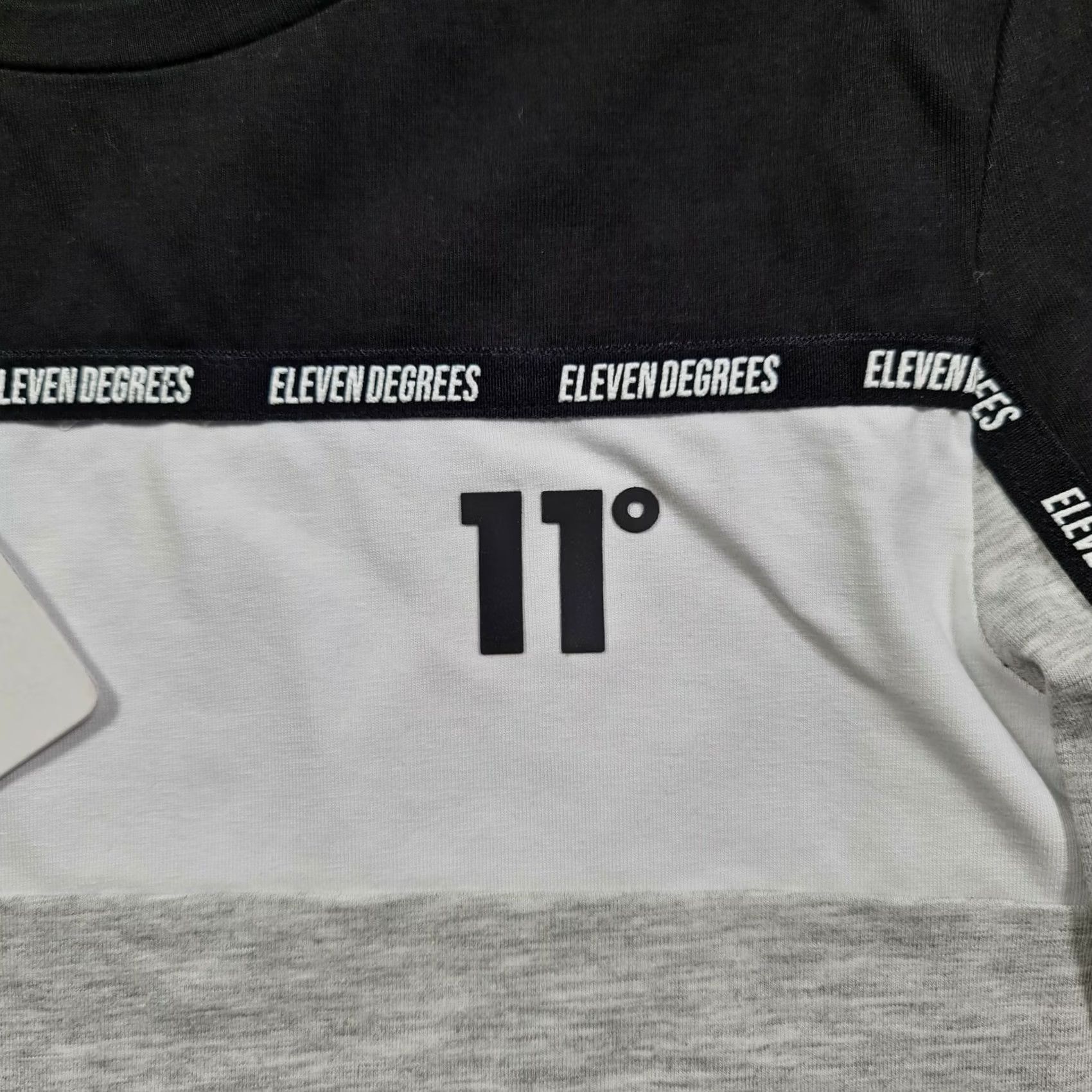 Vintage 11 Degrees Womens T Shirt Cropped Crew Neck Long Sleeve Black Logo UK8 EUR36 Slim Cotton Elastane Jersey Casual Ladies XS-8 Womens Size M / US 6-8 / IT 42-44 - 3 Thumbnail