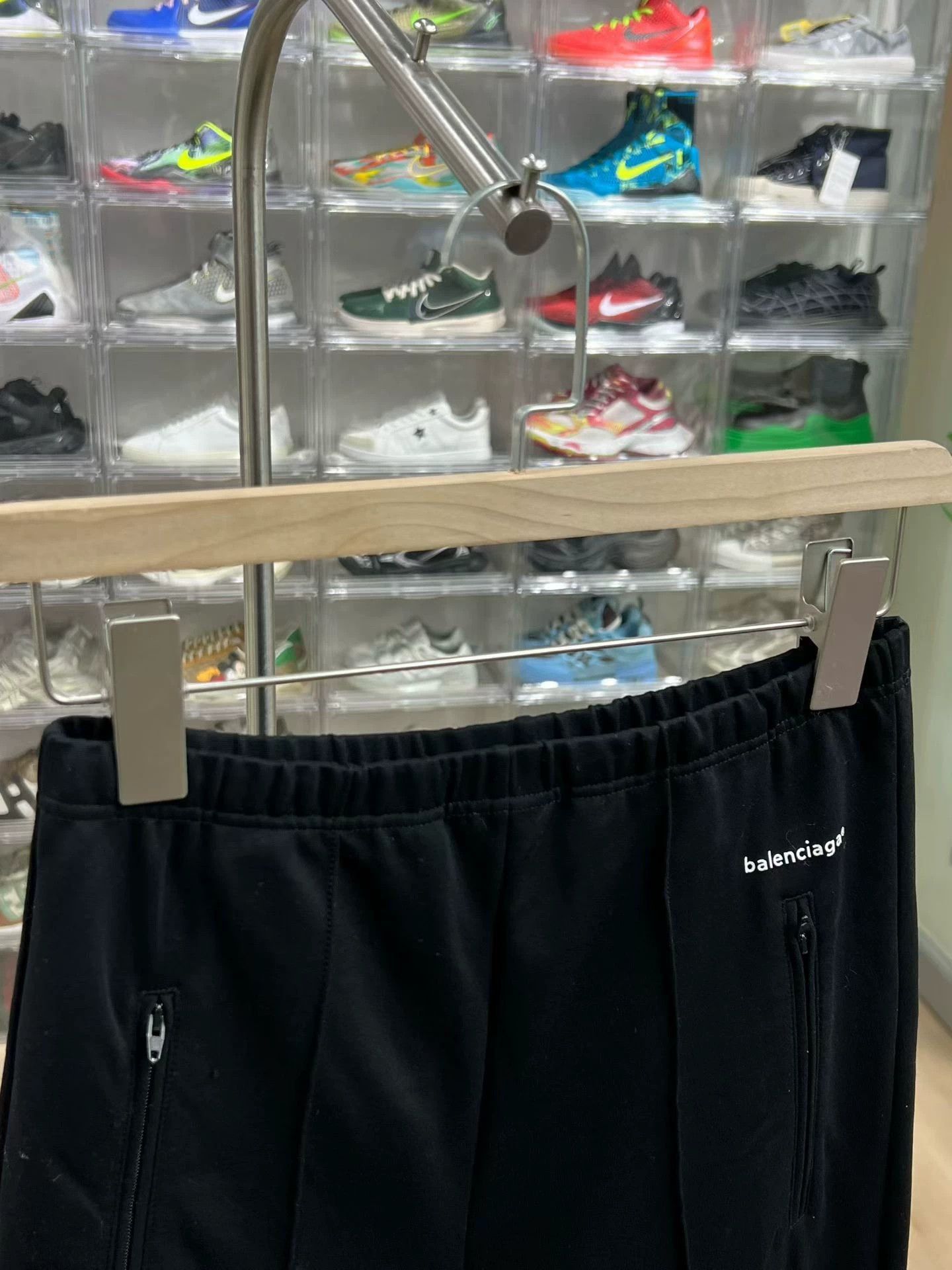 Balenciaga Balenciaga Track Pants - Size 48 - Excellent Condition Size US 32 / EU 48 - 2 Thumbnail