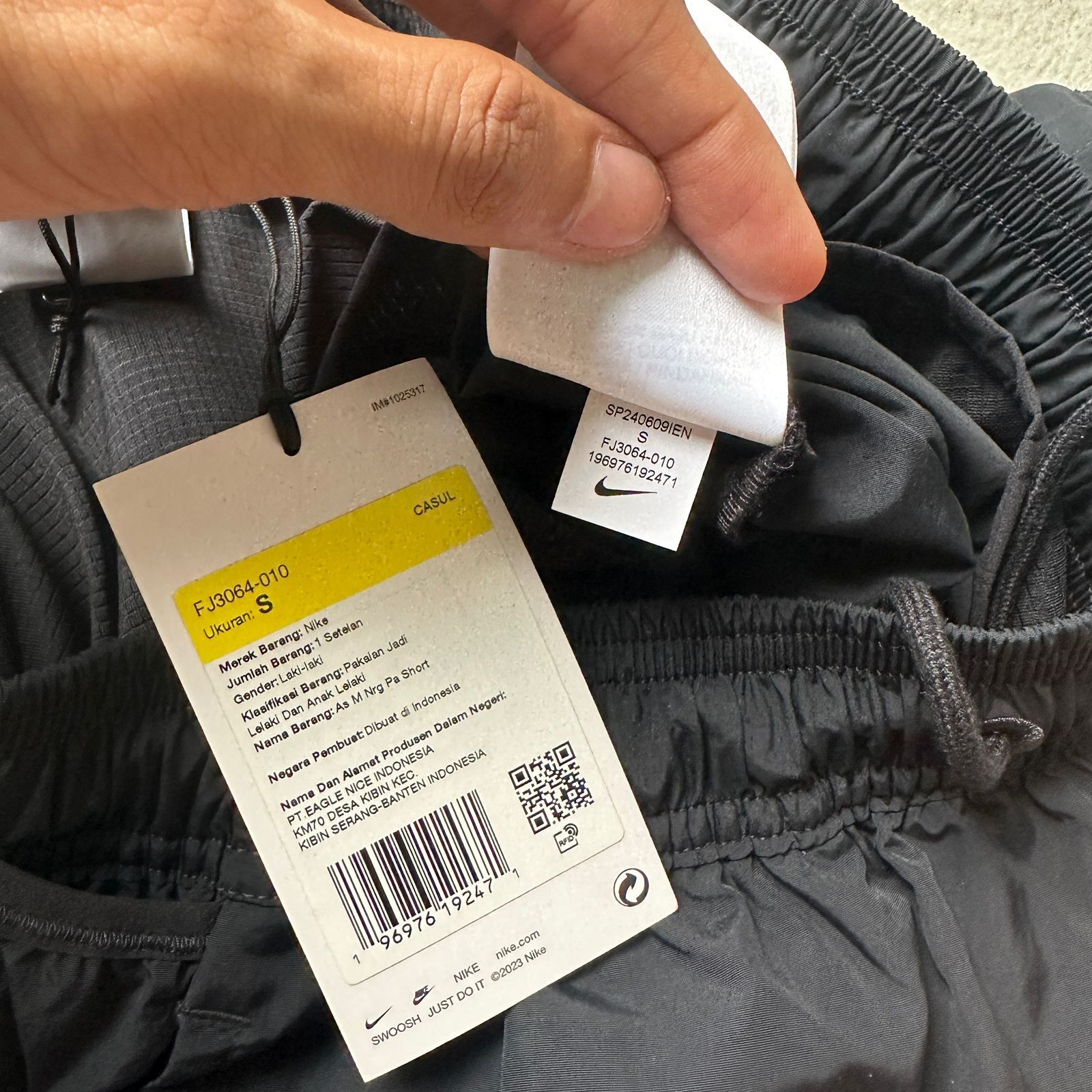 Nike Nike, x Patta Running Team Short (Black) Size US 28 / EU 44 - 7 Thumbnail