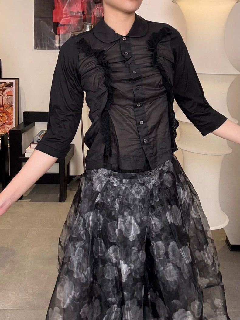 Comme des Garcons Comme Des Garcons Pleated Twisted Lace Medium Sleeve Shirt Size S / US 4 / IT 40 - 1 Thumbnail