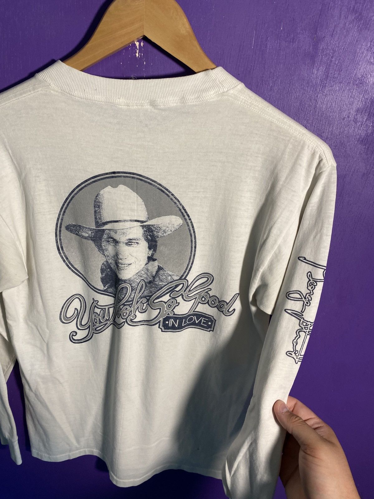 Band Tees Vintage 83/84 George strait you look so good tour tee Size US M / EU 48-50 / 2 - 3 Thumbnail