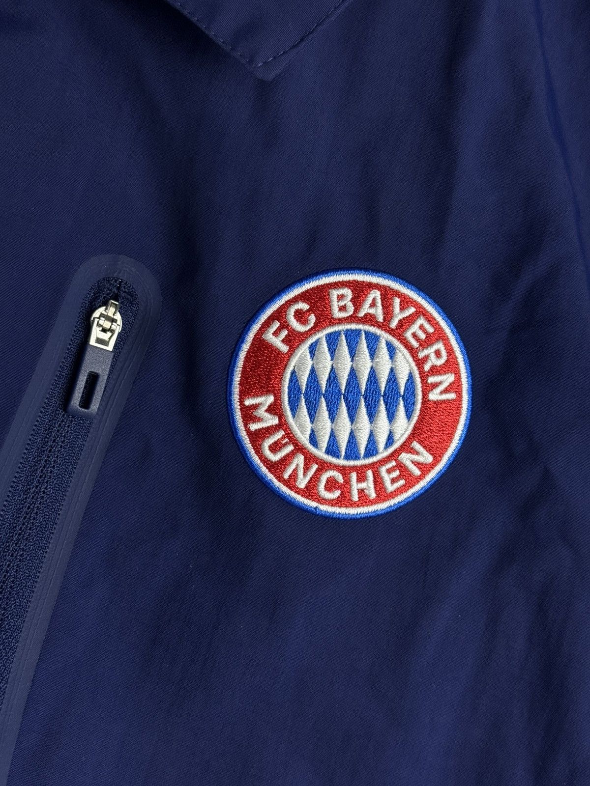 Adidas Adidas Fcb TRV Coach FC Bayern Munich Trainer Jacket Size US M / EU 48-50 / 2 - 3 Thumbnail