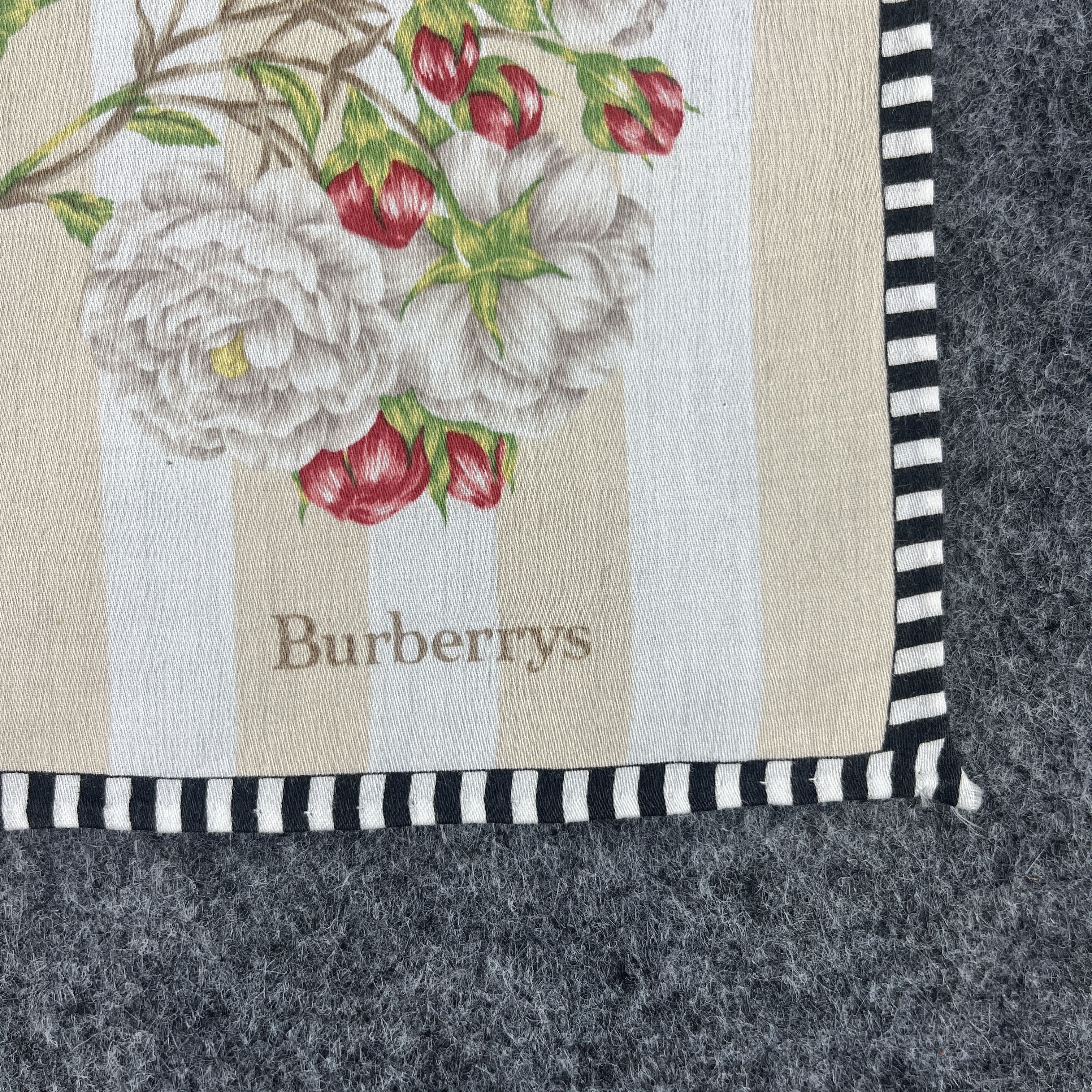 Burberry Burberry Handkerchief / Bandana / Neckerchief B062 Size ONE SIZE - 3 Thumbnail