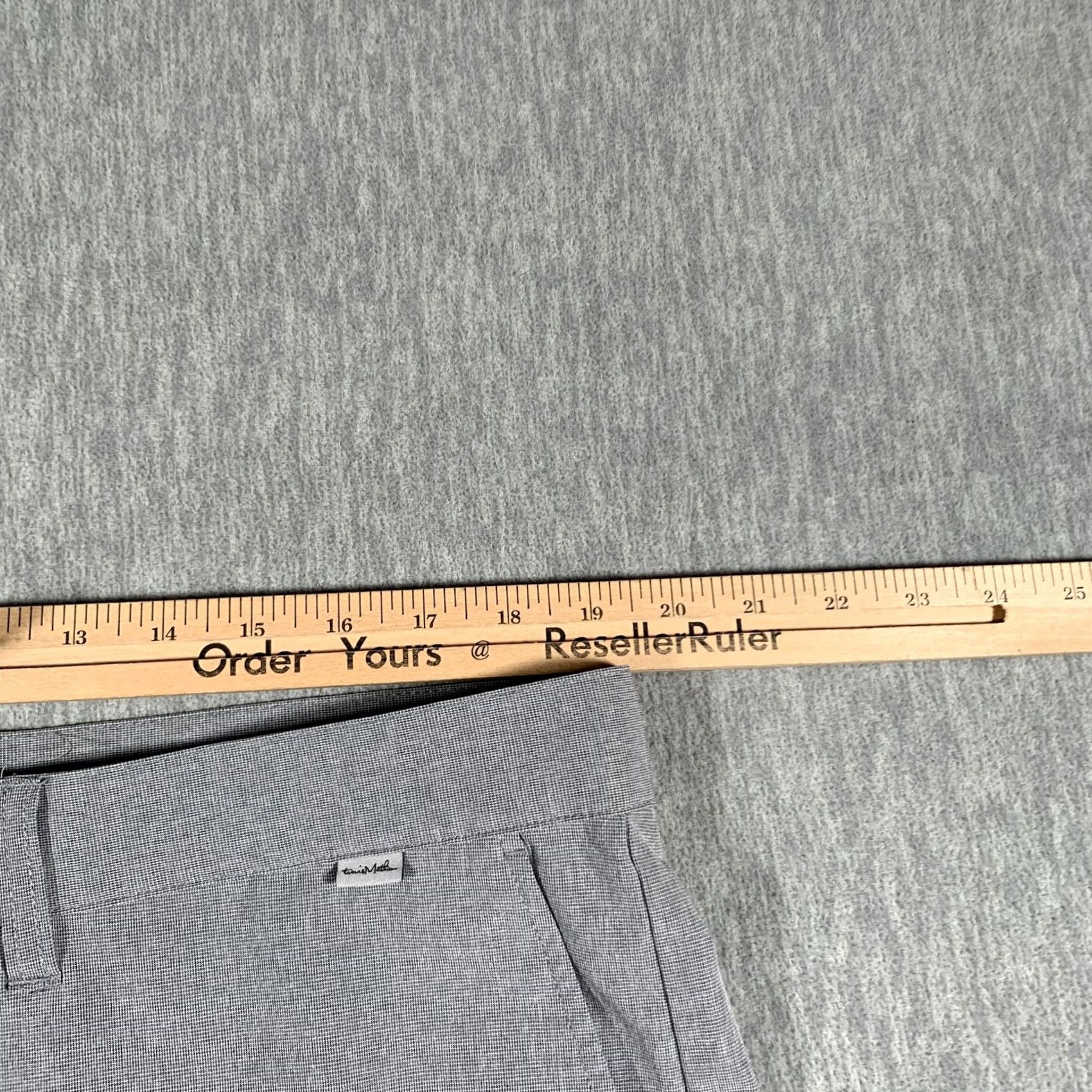 TravisMathew TravisMathew Shorts Mens 38 Gray Golf Chino Stretch Performance Casual Pocketed Front Flat Front Regular Mens Women Size US 38 / EU 54 - 6 Thumbnail