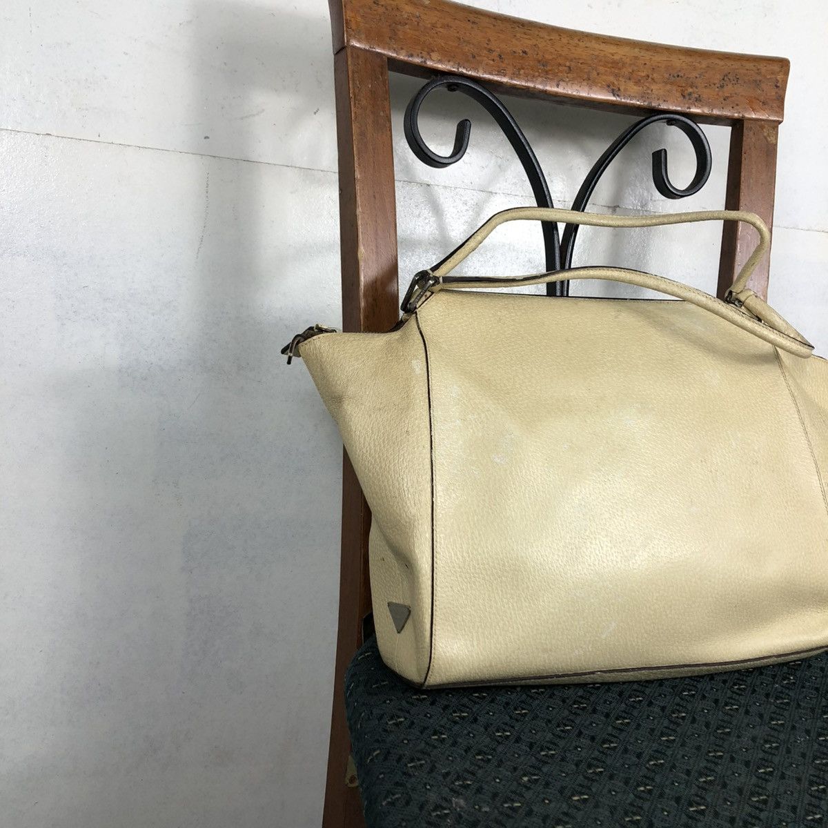 Prada 🔥VINTAGE HAND BAG PIG SKINS LEATHER PRADA MADE IN ITALY Size ONE SIZE - 3 Thumbnail