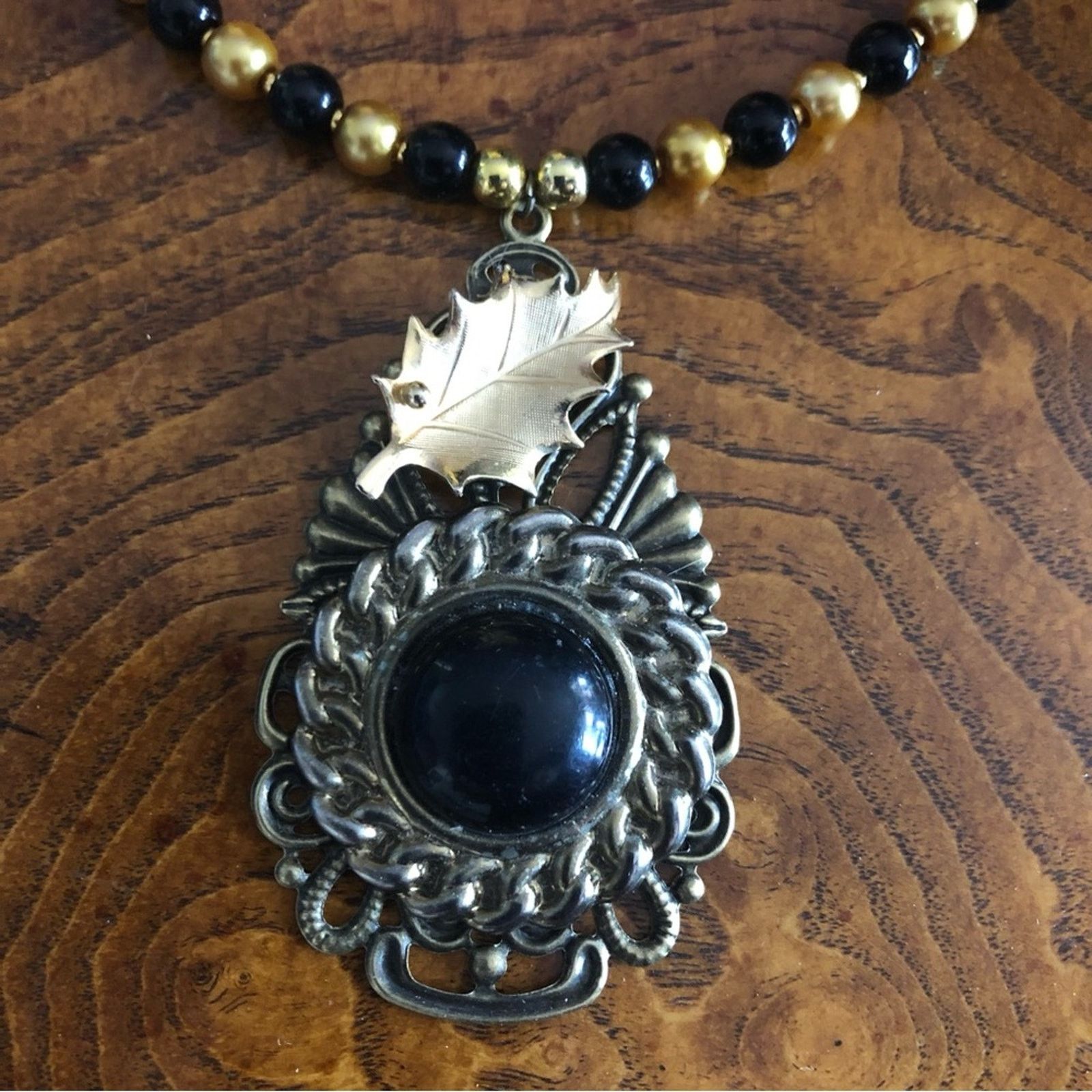 Handmade Handcrafted repurpose leaf medallion filigree Pearl necklace Size ONE SIZE - 11 Thumbnail