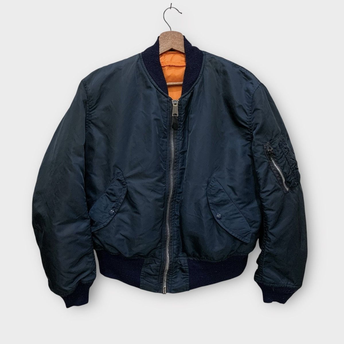 Alpha Industries MA-1 Flight Bomber Medium MIL-J-82790J USAF | Grailed