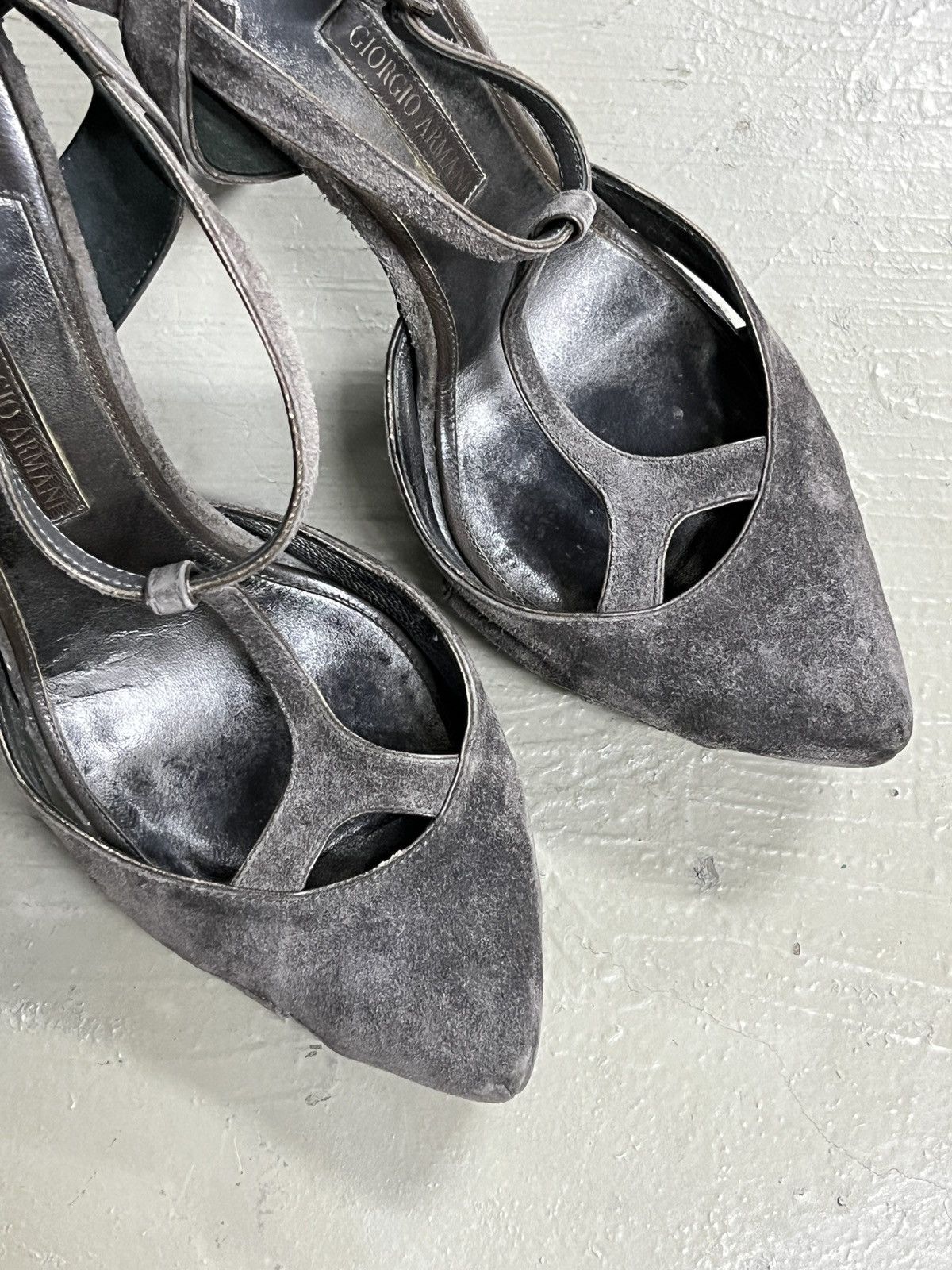 Giorgio Armani Giorgio Armani Made In Italy Suede Leather Heels Size 37.5 Size US 7.5 / IT 37.5 - 9 Thumbnail