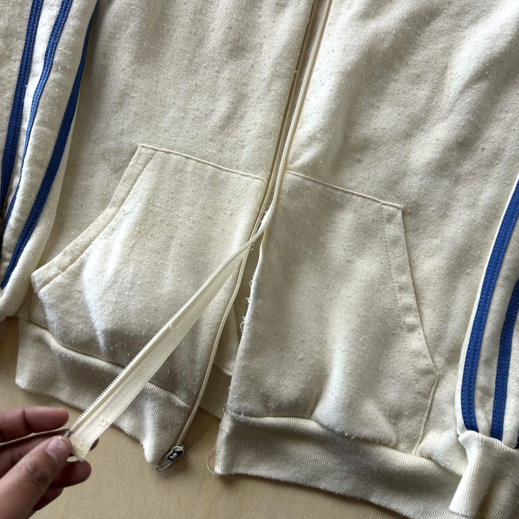 Vintage VINTAGE Active Wear Track Jacket Mens Large White Full Zip USA Size US L / EU 52-54 / 3 - 4 Thumbnail