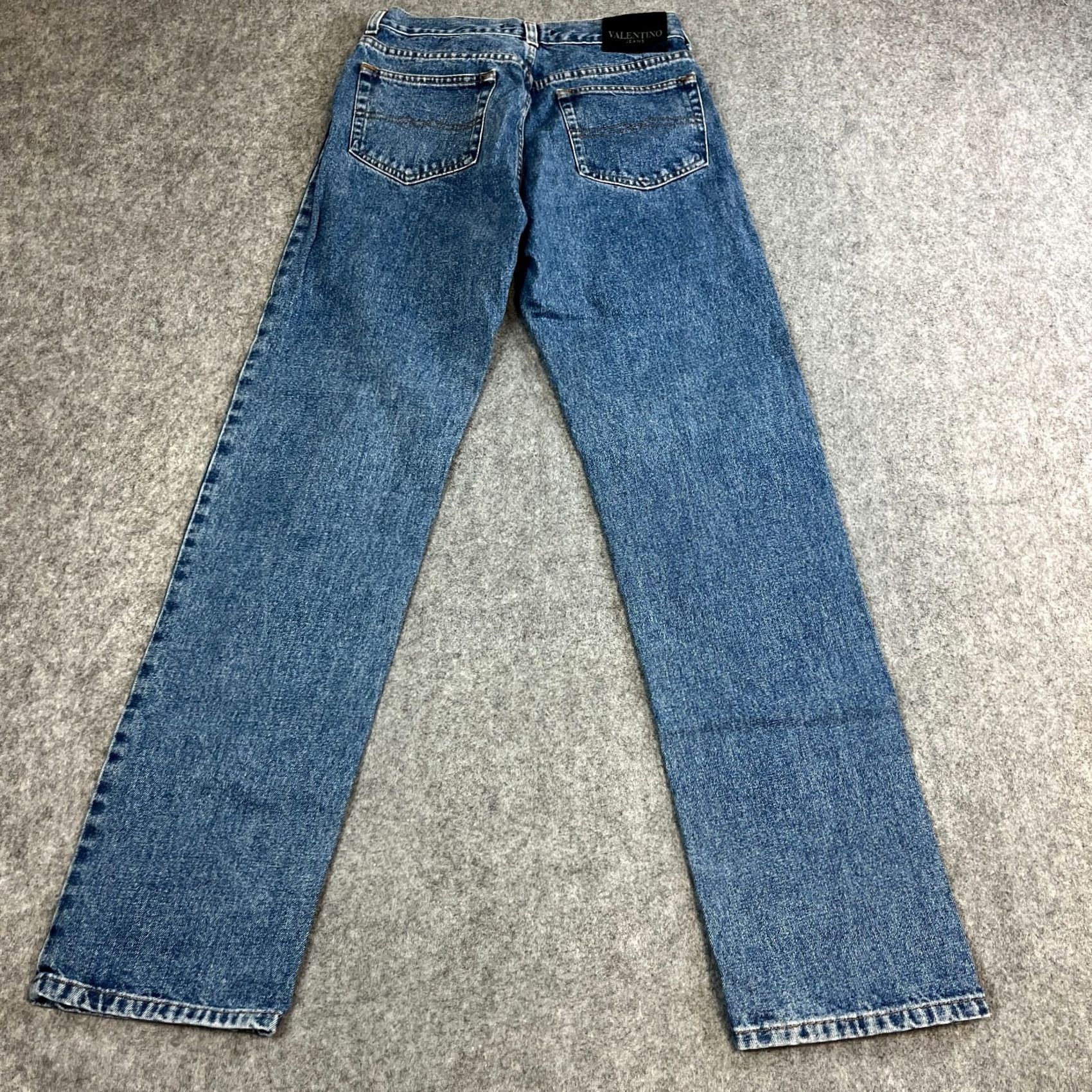 Valentino Valentino Jeans Regular Straight 29 34 Mid Wash Blue Mens Vintage Italy Denim 5-Pocket Design Cotton Button Logo Size US 29 - 2 Thumbnail