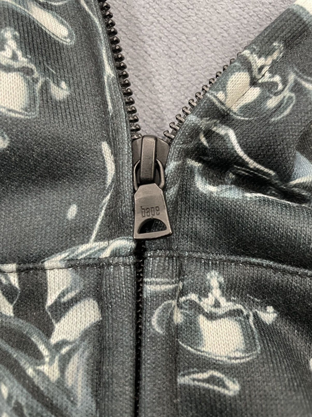 Bape BAPE APE HEAD GRAFFITI SHARK FULL ZIP HOODIE Size US S / EU 44-46 / 1 - 8 Thumbnail