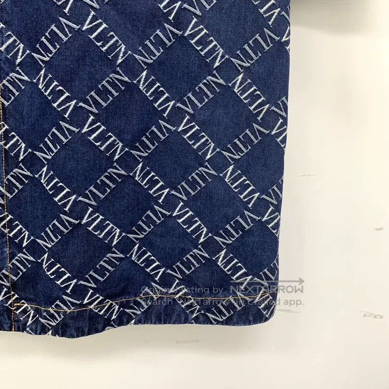 Valentino Valentino A denim jacket with a lapel collar printed with Size S / US 4 / IT 40 - 5 Thumbnail