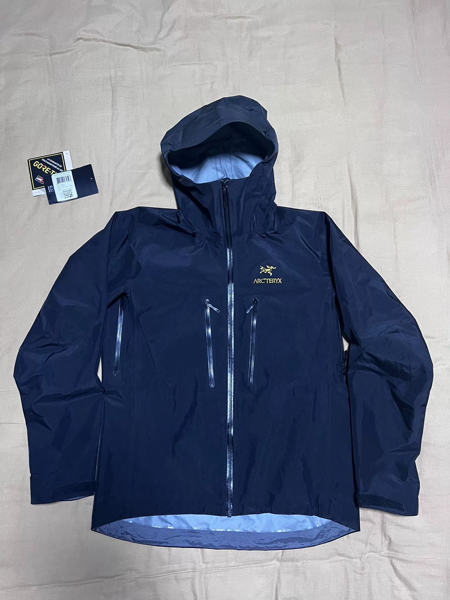 Arc'teryx ARC'TERYX Alpha SV 6th Gen Jacket Men's Size US L / EU 52-54 / 3 - 1 Thumbnail