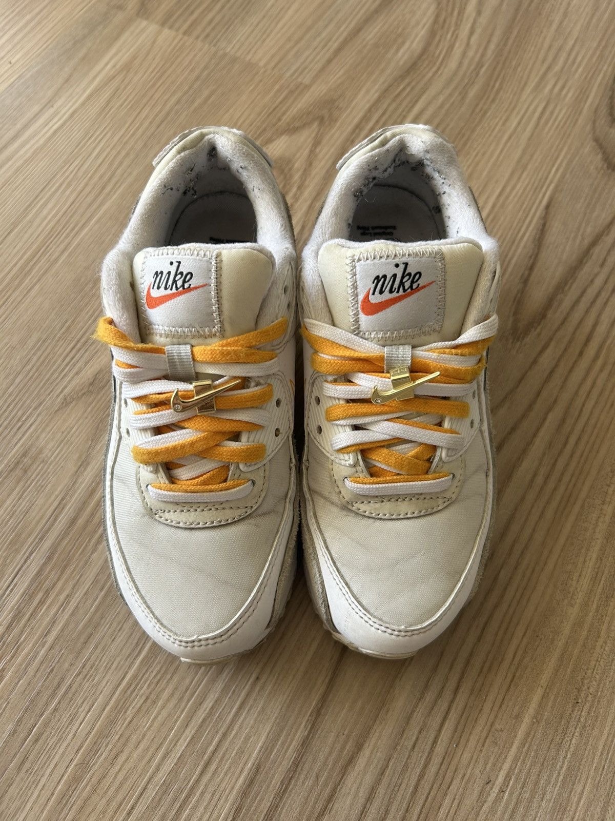 Nike Nike Airmax 90 Gold Emblem Size US 5 / IT 35 - 2 Thumbnail