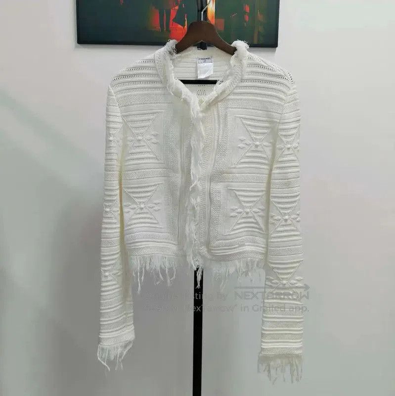 Chanel Chanel White Long Sleeve Cardigan for Women . Size L / US 10 / IT 46 - 1 Thumbnail