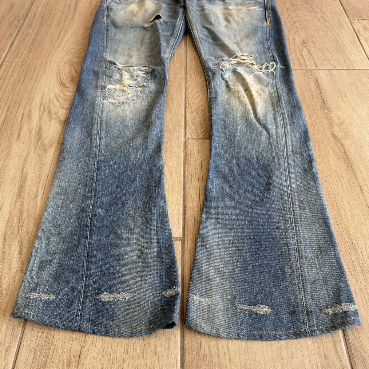 Hysteric Glamour 2000s Washed Light Blue Studded Distressed Flare Denim Jeans Size US 31 - 3 Thumbnail