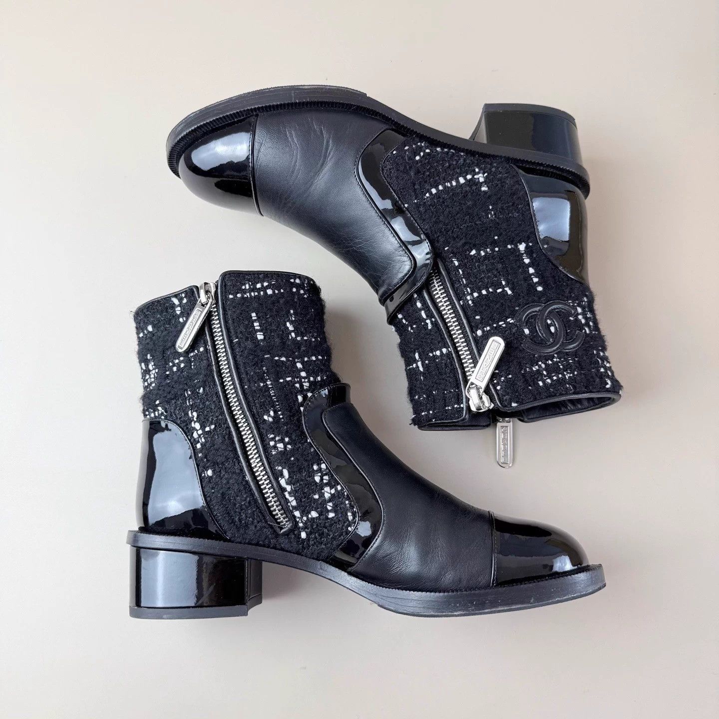 Chanel CHANEL Woven CC Black Short Boots 35.5 EUR MINT Size US 4.5 / IT 34.5 - 5 Thumbnail
