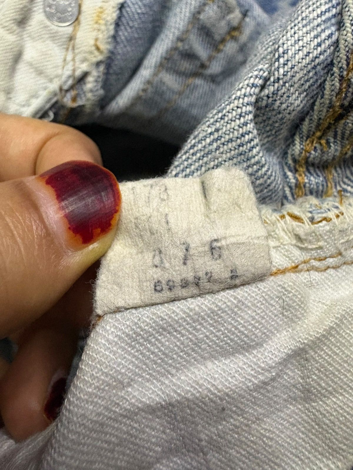 Levi's Vintage 70s Levis 501 Big E Selvedge Distress Jeans Button 6 Size US 26 / EU 42 - 11 Thumbnail